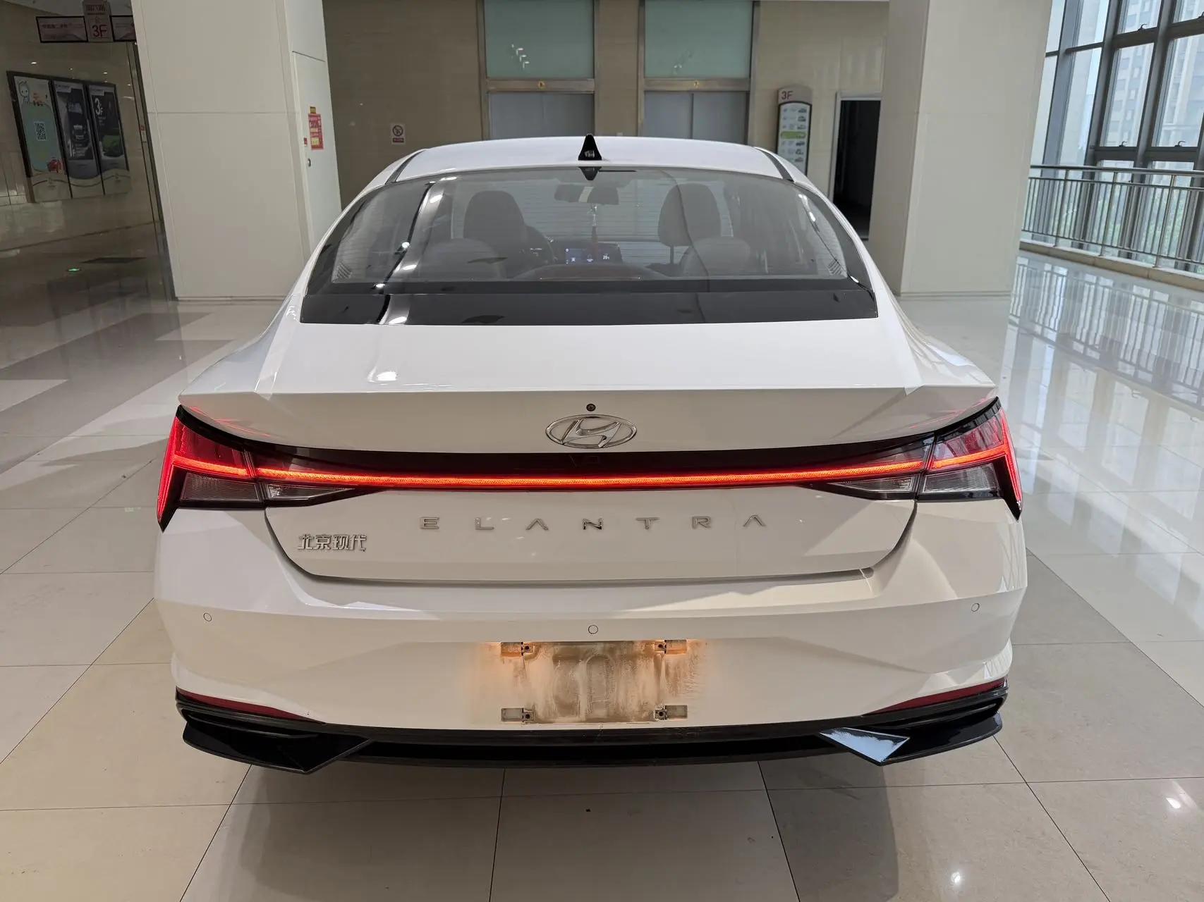 Elantra 2021 1.5L CVT LUX Prestige Edition 13