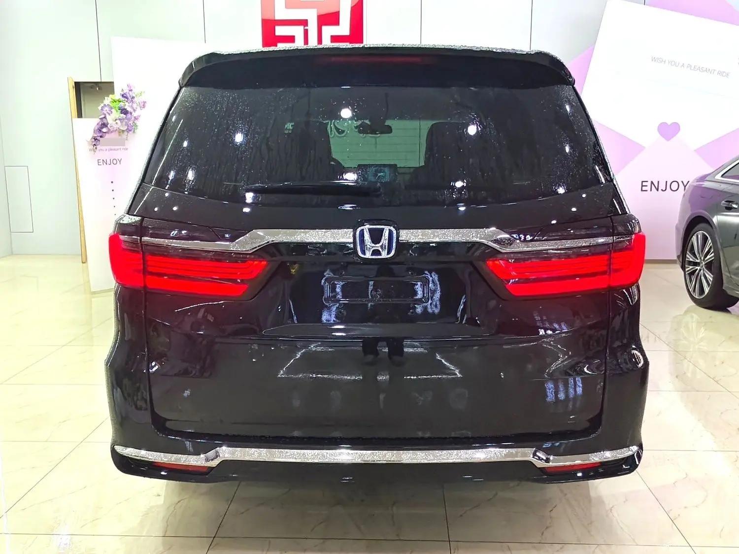 Elyson 2022 2.0L e:HEV Deluxe First Edition 8