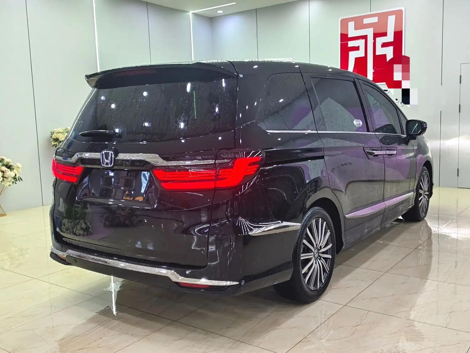 Elyson 2022 2.0L e:HEV Deluxe First Edition 9