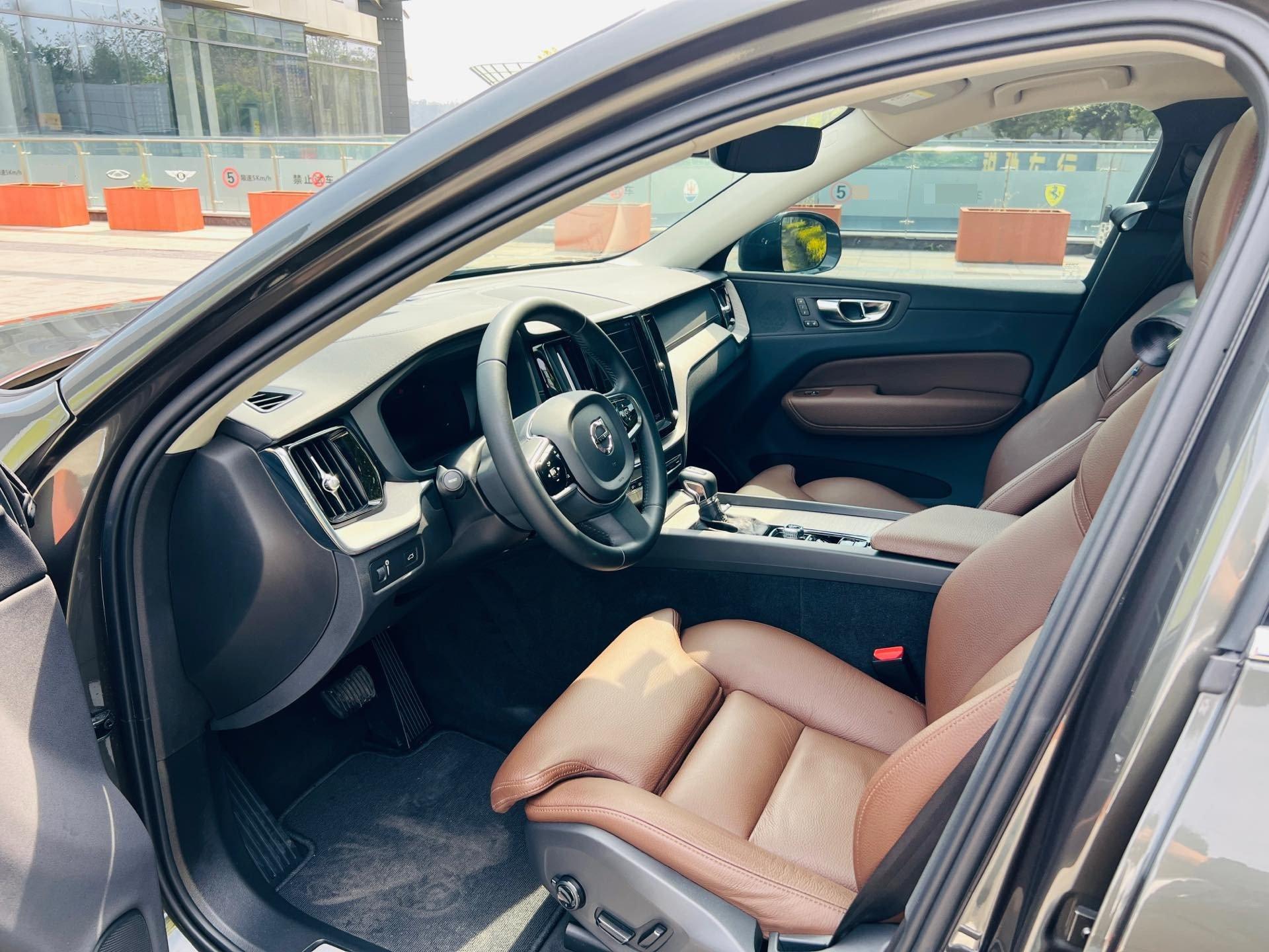 Volvo XC60 2020 T5 4WD Zhiyuan Deluxe Edition 4