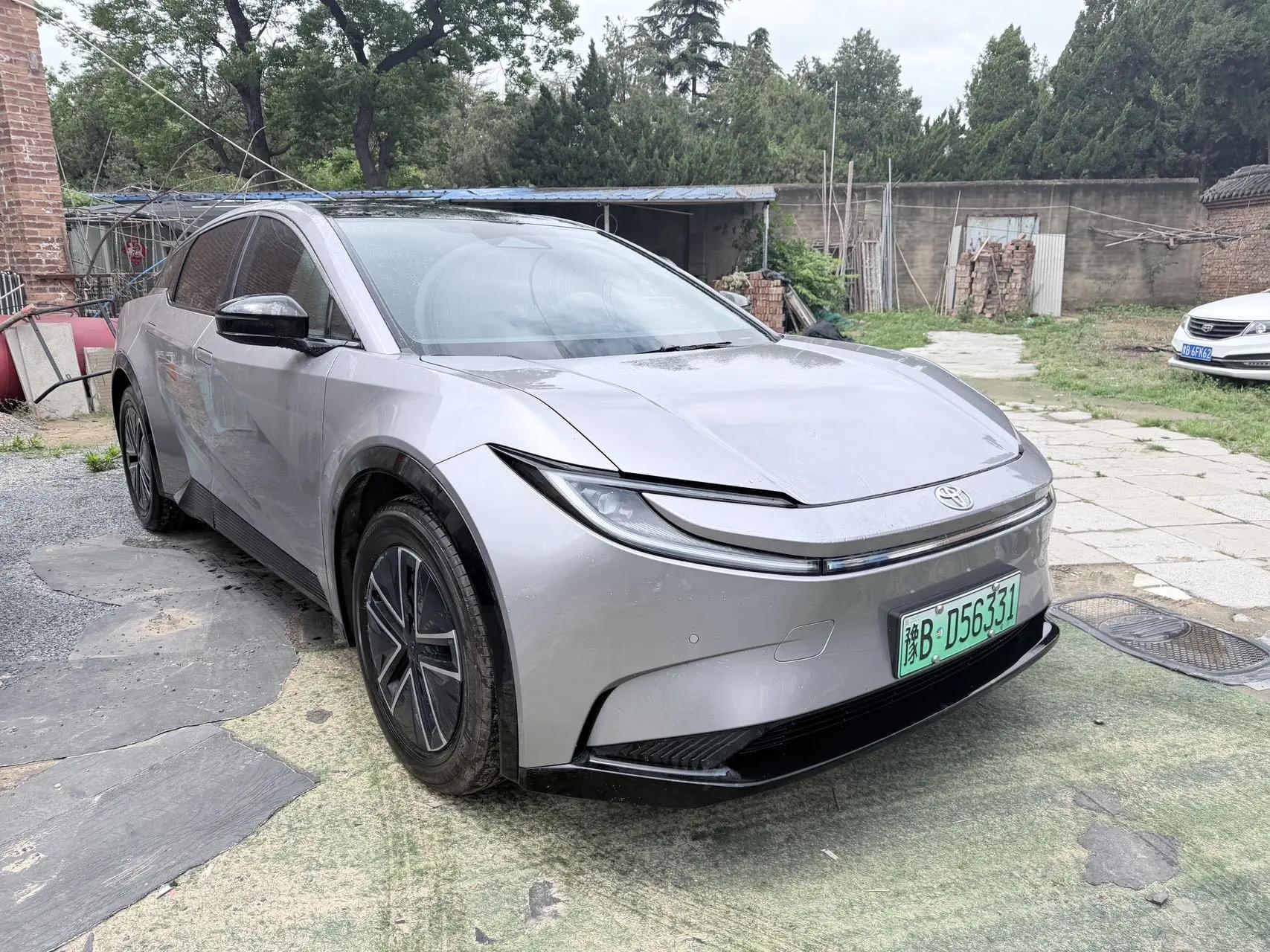 Toyota 2025 bZ 5 550 JOY automatic gear 3