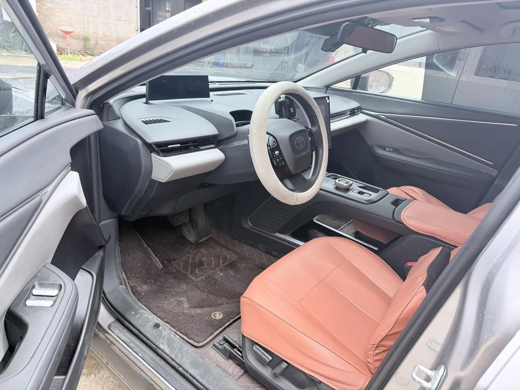 Toyota 2025 bZ 5 550 JOY automatic gear 8