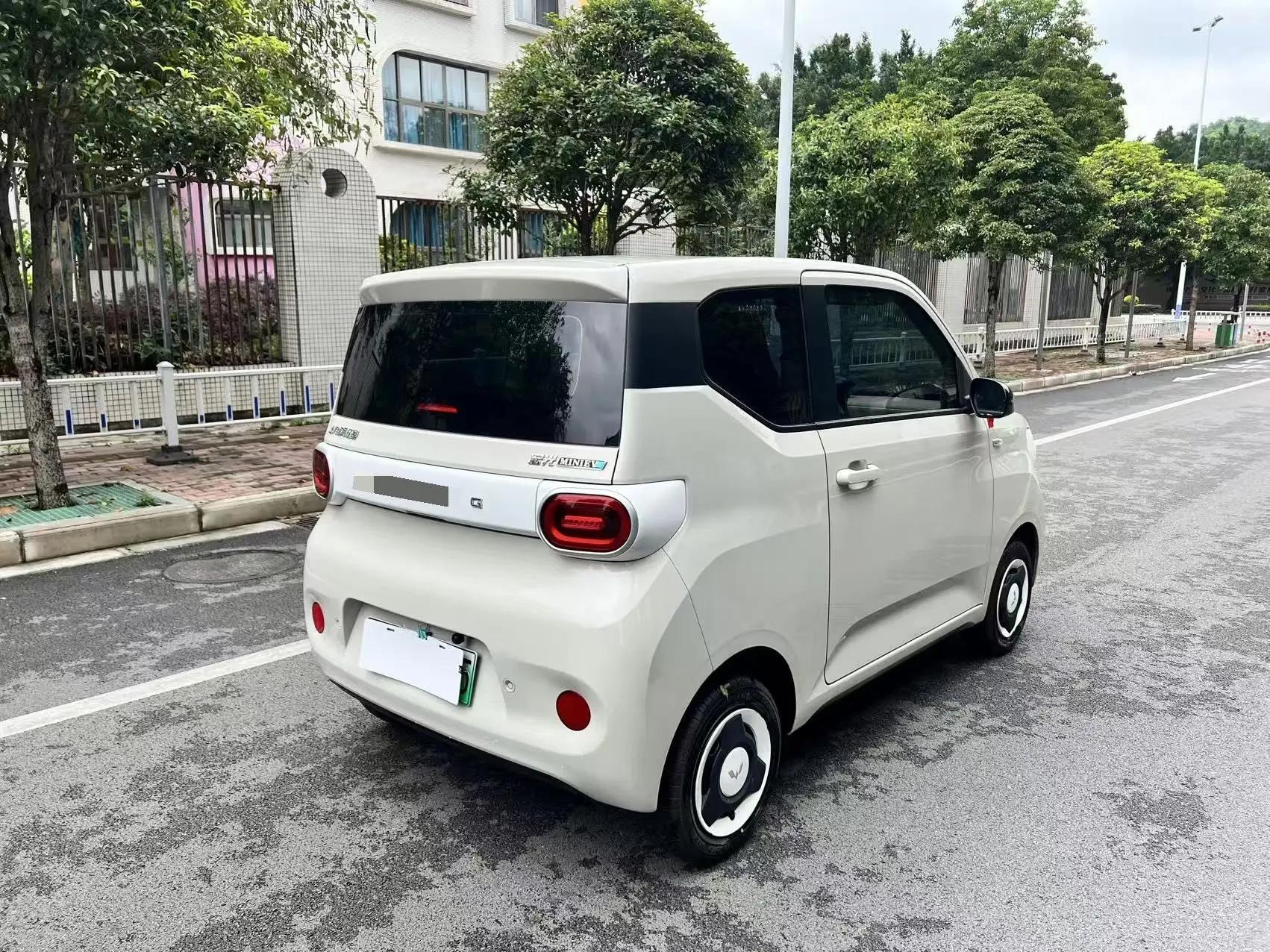 WuLing 2024 HongGuang MINI EV 215km Youth Edition Automatic 9