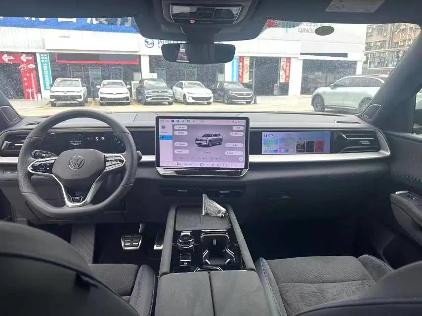Volkswagen 2025 Tharu Pro 2.0TSI 450TSI Four-Wheel-Drive Summit Edition Automatic 8