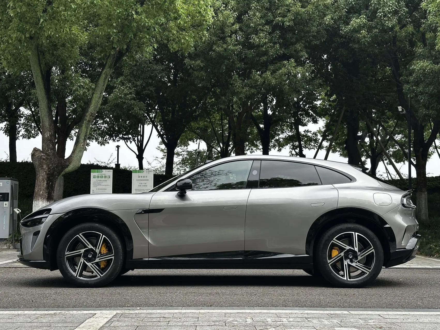 MI YU7 2025 model, long-range rear-wheel-drive version 3