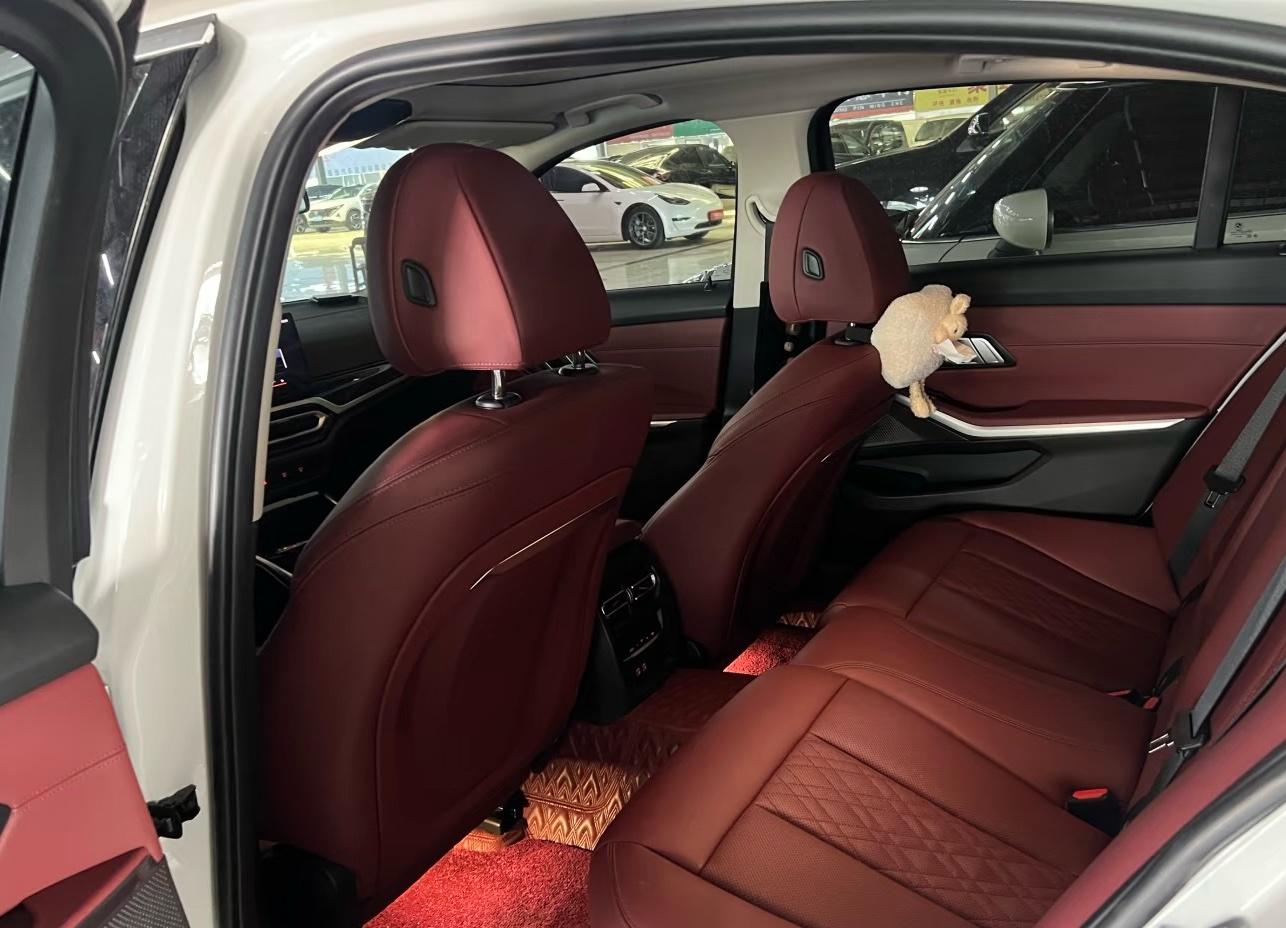 BMW 3 Series 2023 320Li M Sports Suit 5