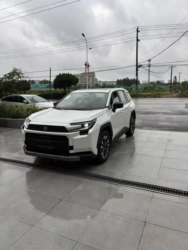 Toyota 2026 RAV4 Rongfang Double Engine 2.0 Stepless Two-Drive Deluxe Automatic Gear