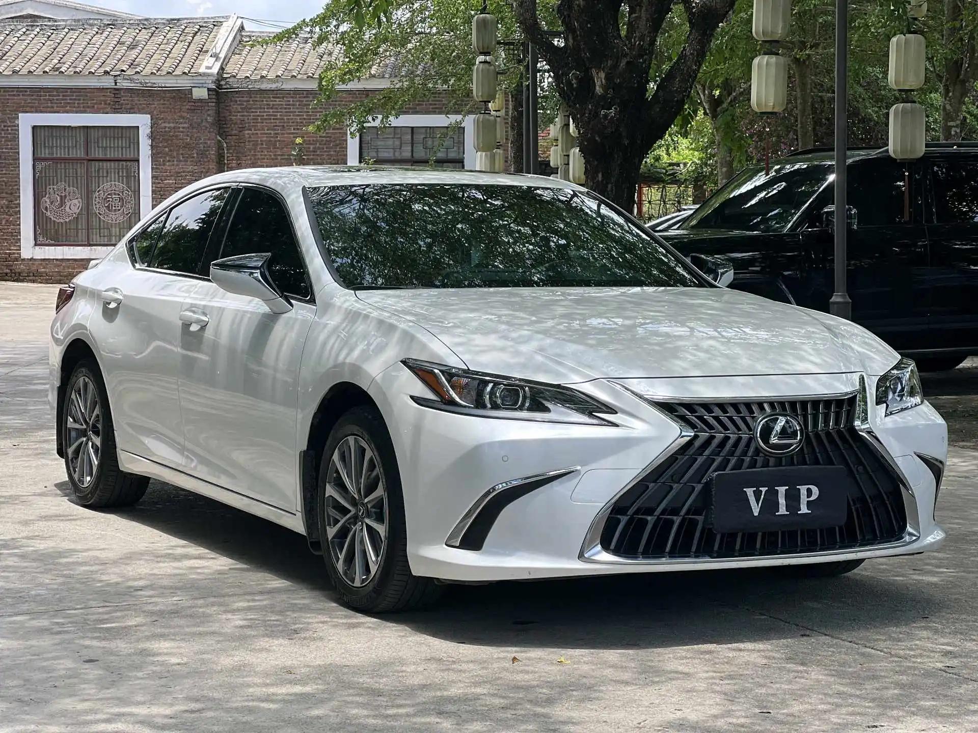 Lexus ES 2023 200 Excellence Edition 3
