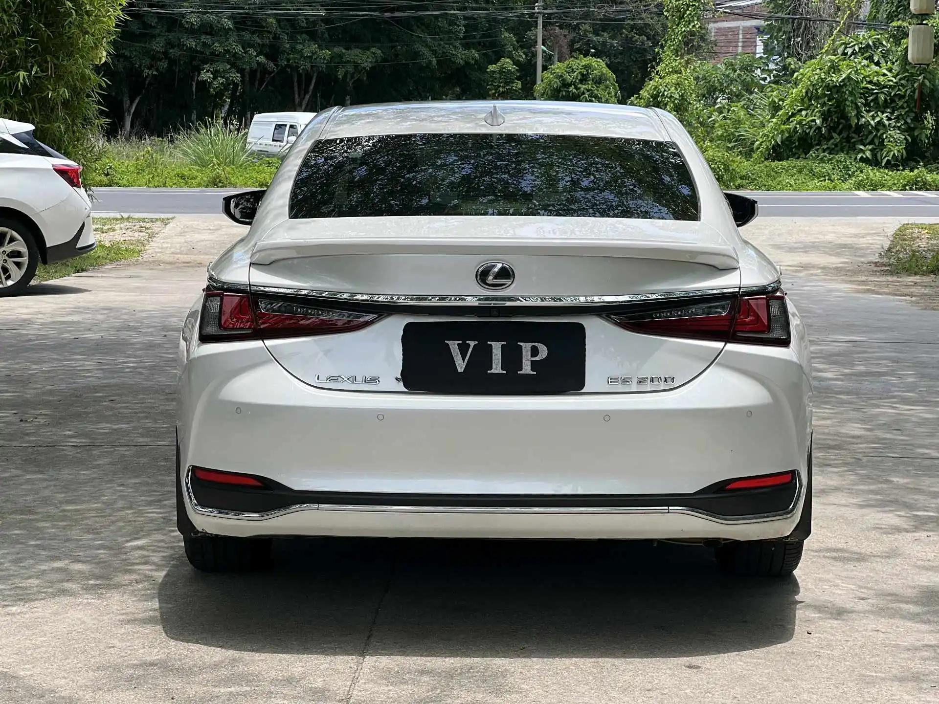 Lexus ES 2023 200 Excellence Edition 8