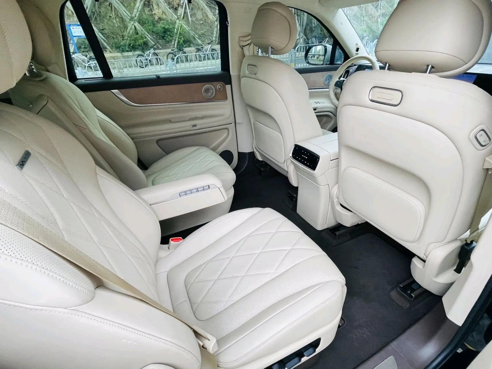 AITO M9 2024 extended range Ultra version 42kWh 9