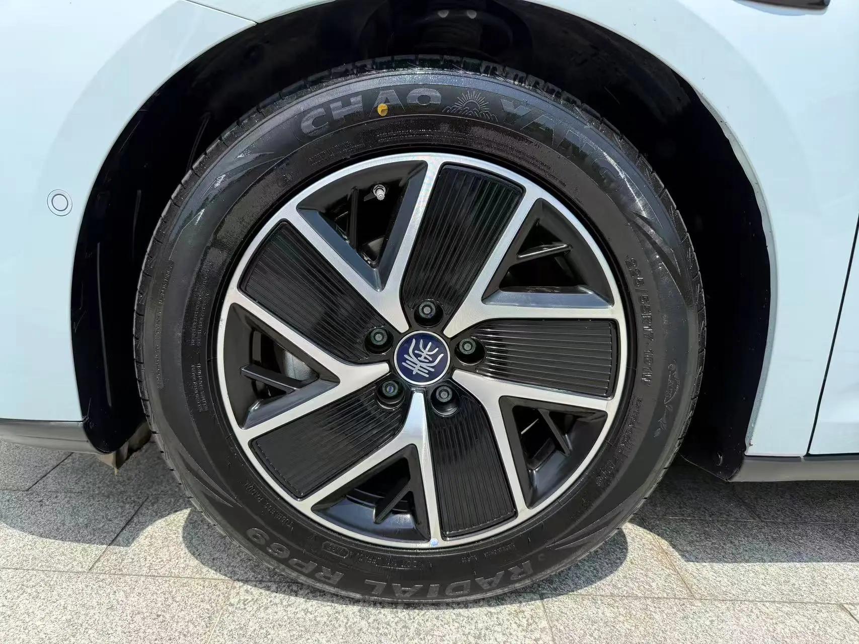 BYD 2025 Qin L DM-i 1.5 stepless smart driving version 80KM Exceed automatic gear 16