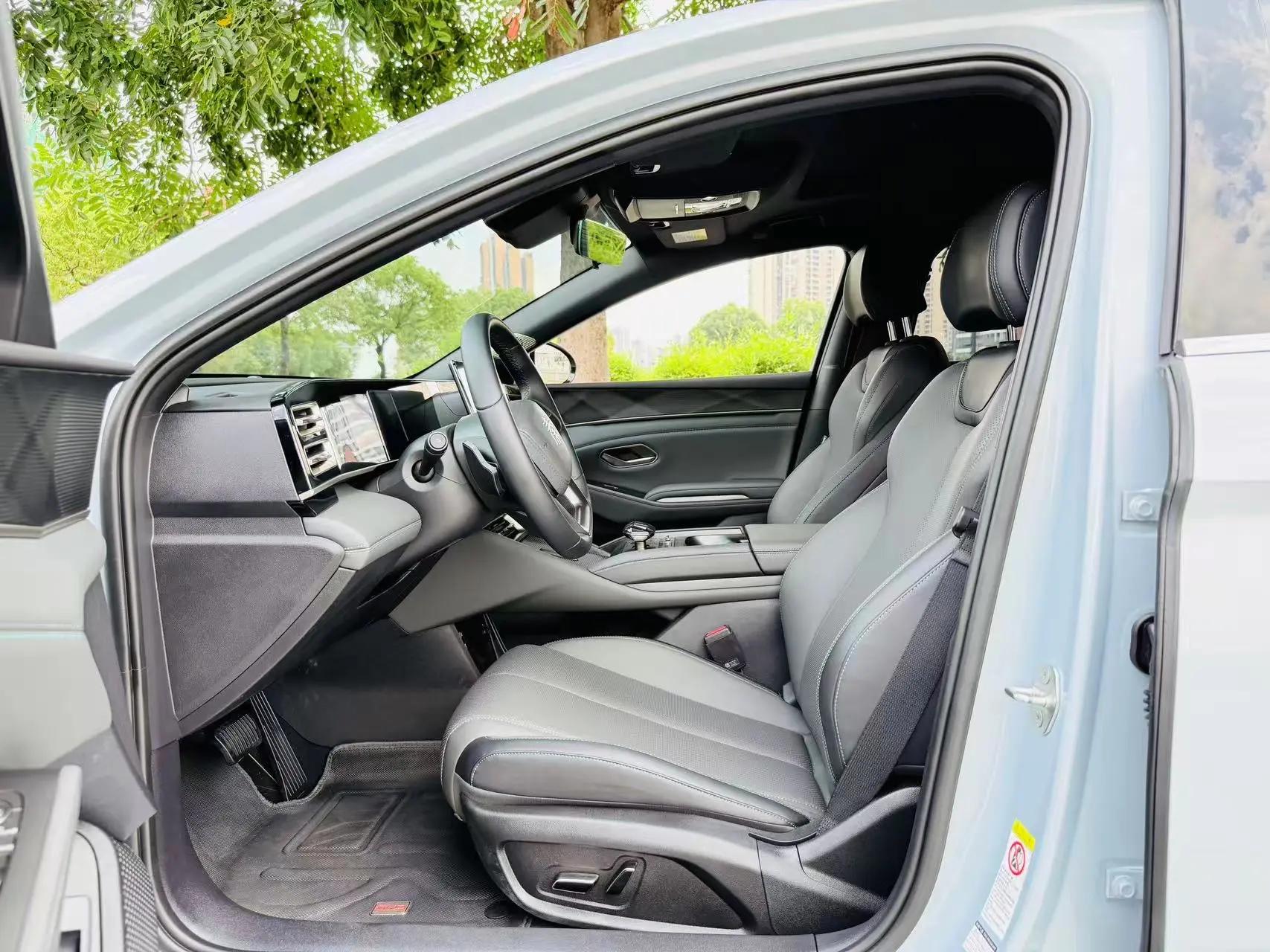 BYD 2025 Qin L DM-i 1.5 stepless smart driving version 80KM Exceed automatic gear 4