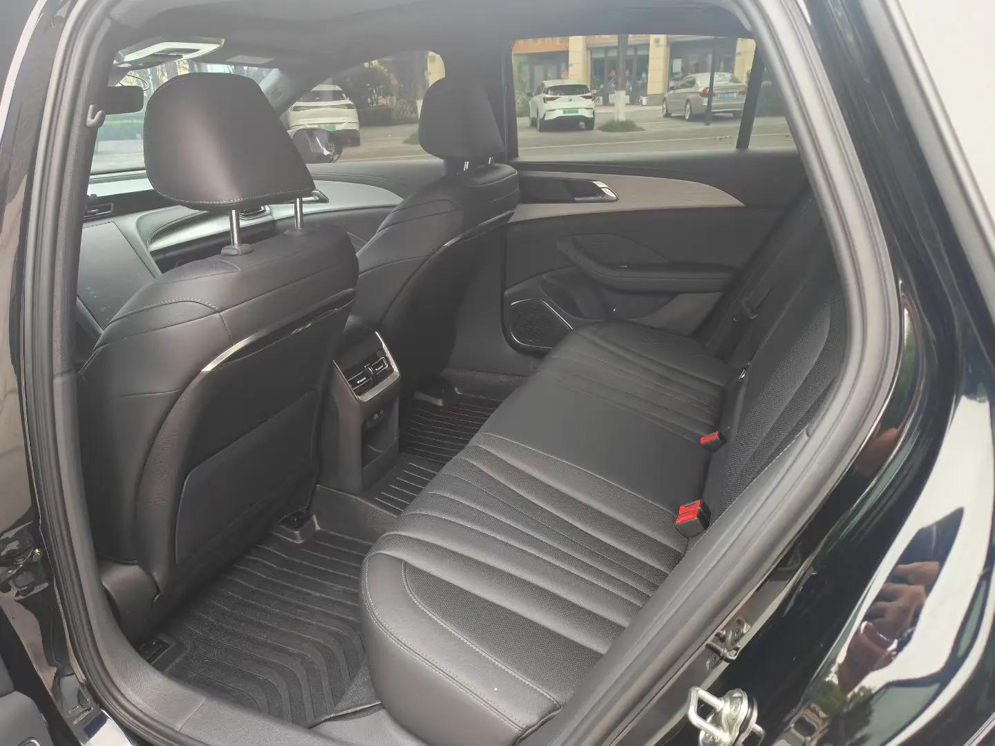 HongQi 2025 H5 2.0T Xuan Ying Edition Automatic Gear 6