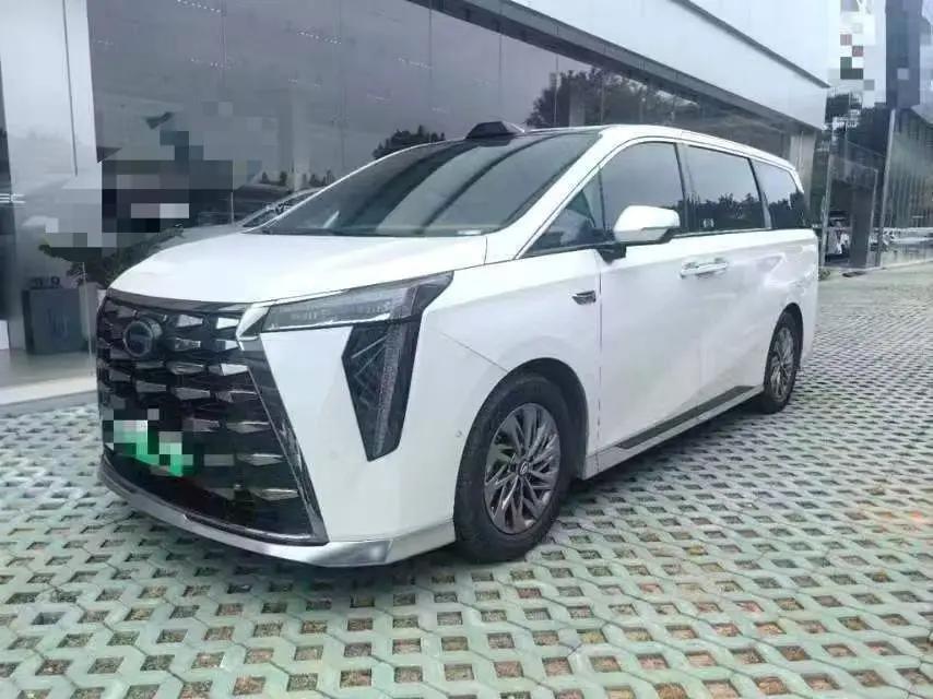 Открыть галерею: GAC Trumpchi 2025 Model Wangxiang M8 2.0T Gan Kun Series Ultra First-Class Automatic