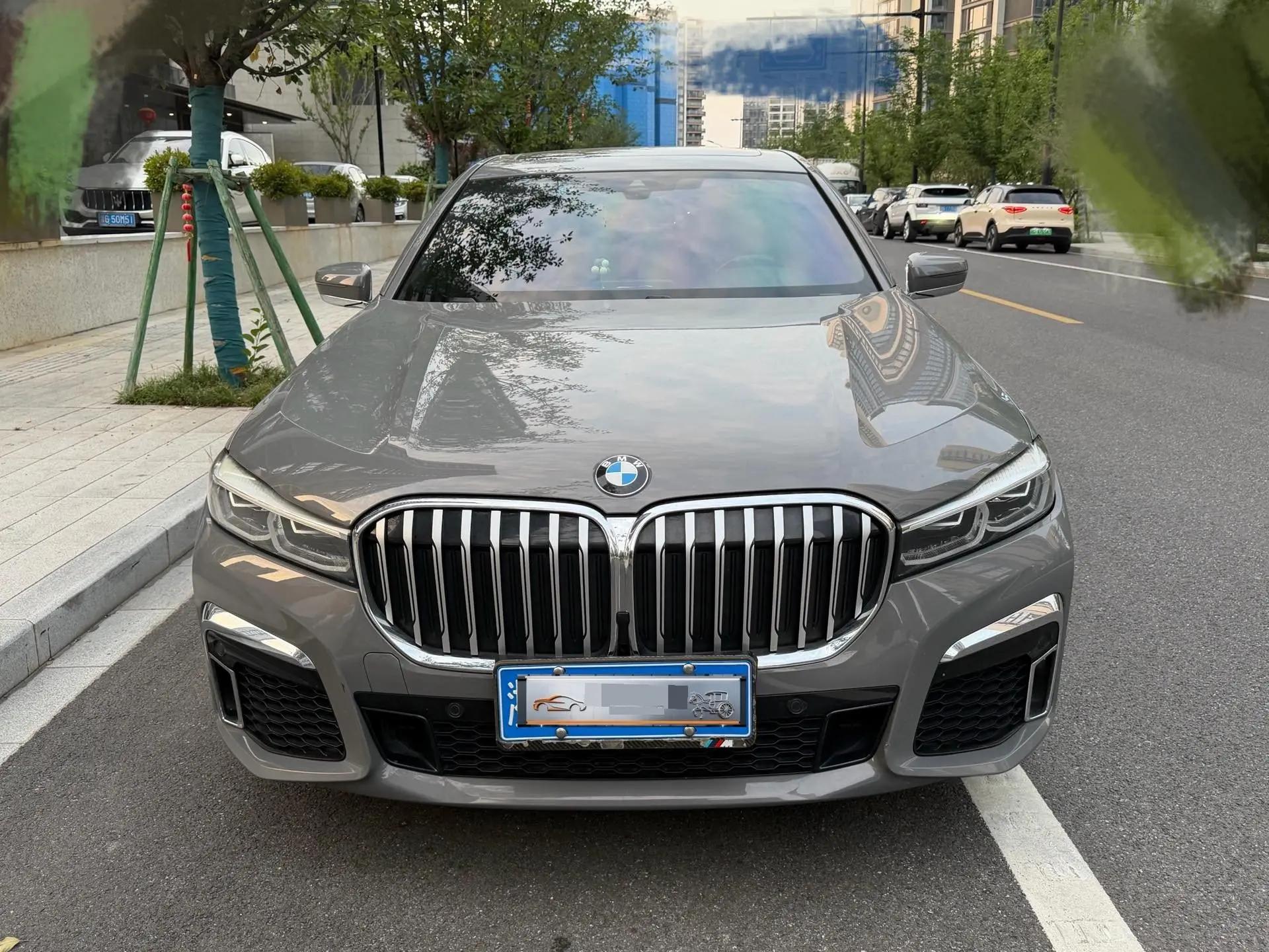 BMW 7 Series 2021 730Li M Sports Suit 2