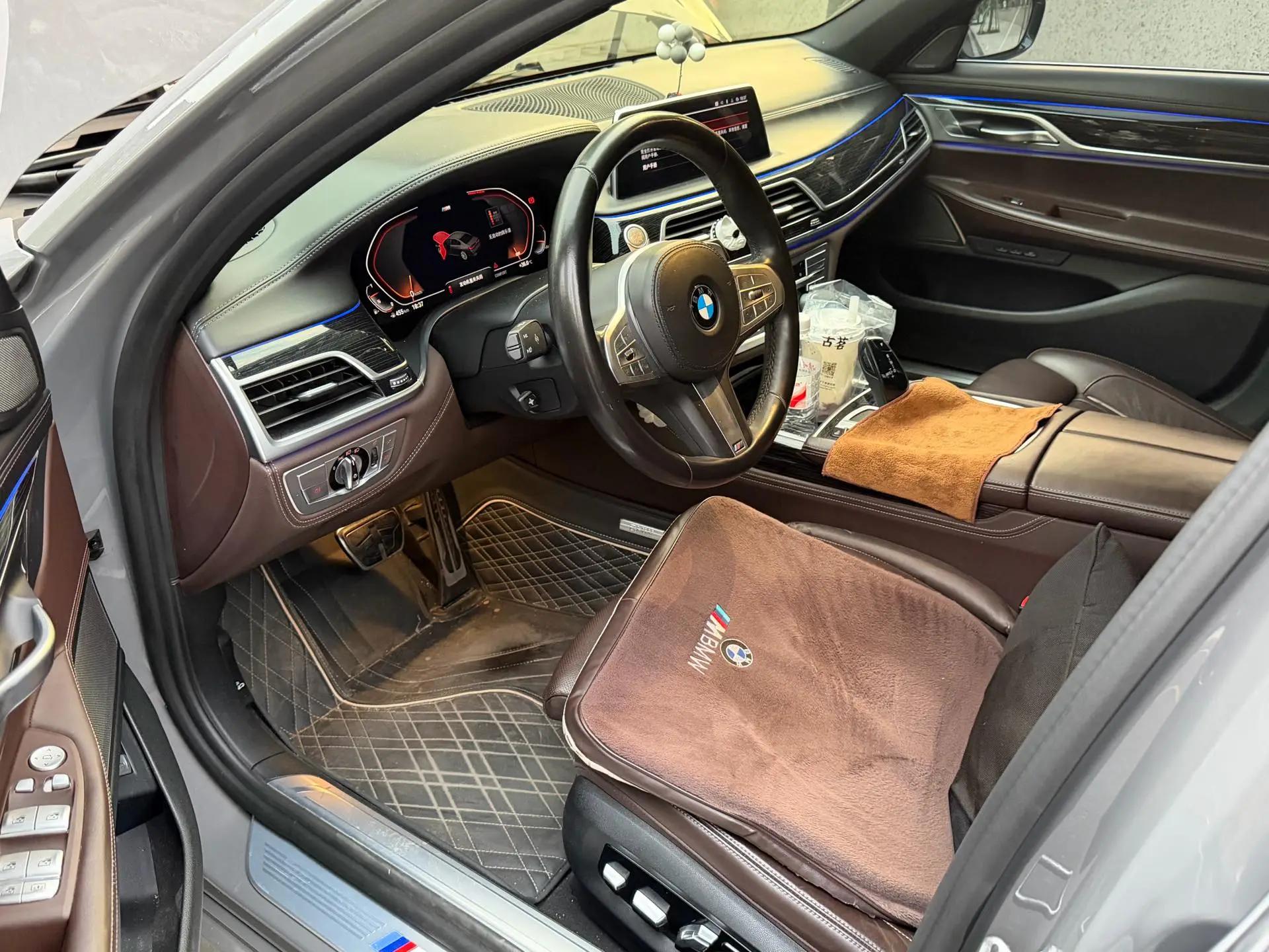 BMW 7 Series 2021 730Li M Sports Suit 3