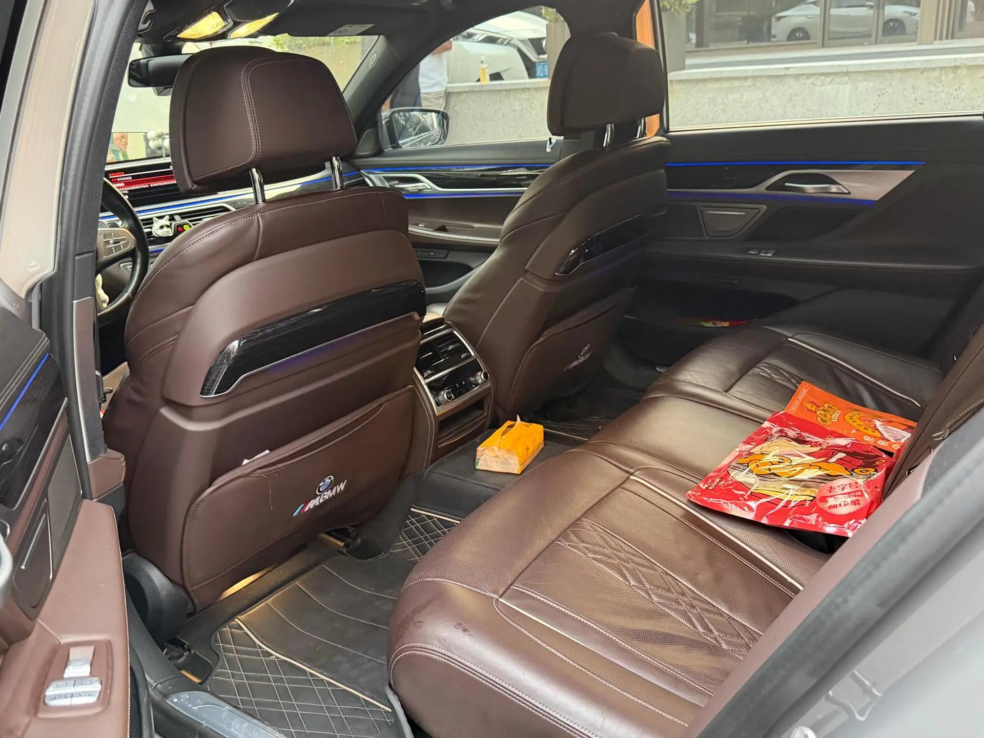 BMW 7 Series 2021 730Li M Sports Suit 4