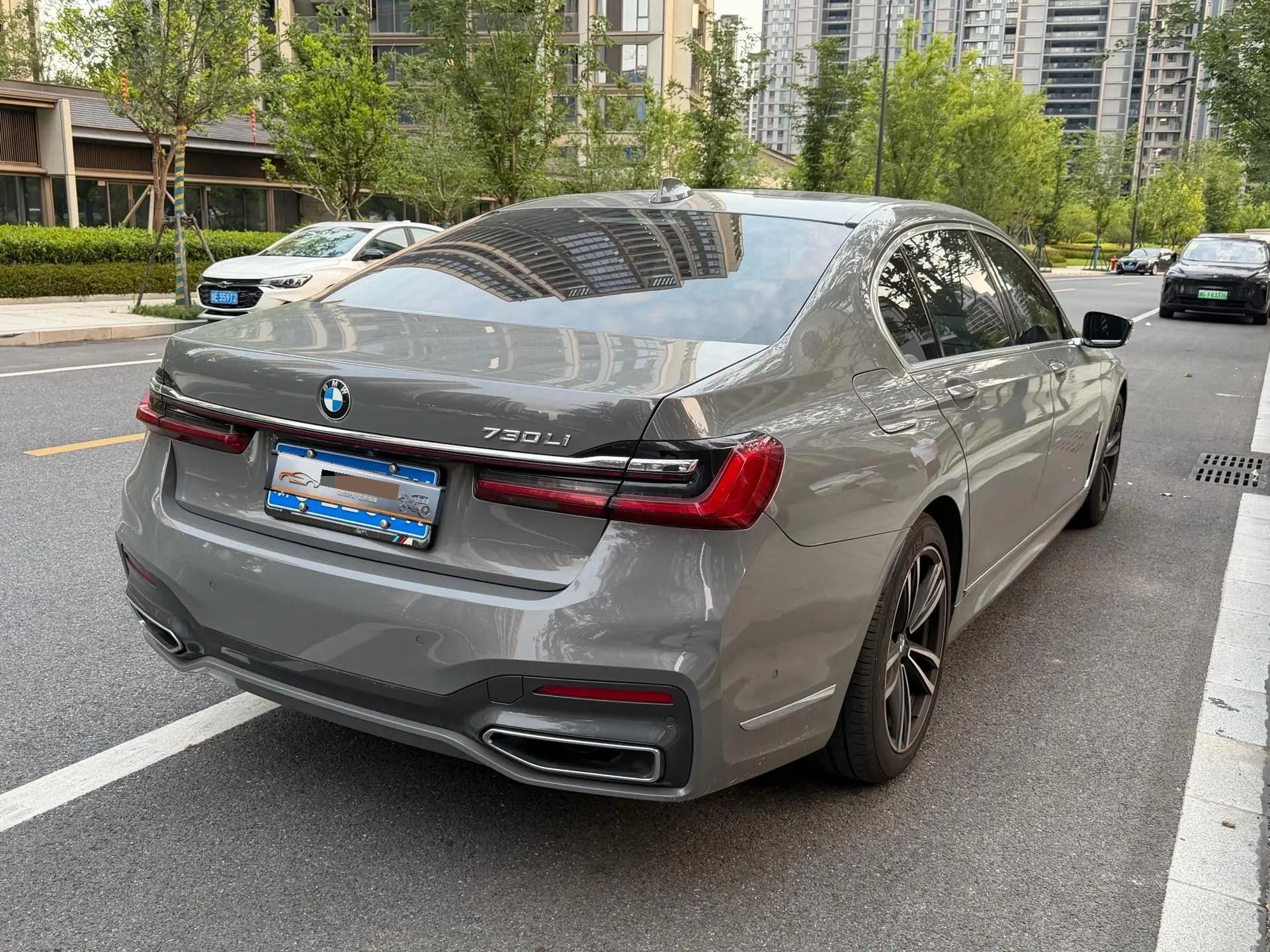 BMW 7 Series 2021 730Li M Sports Suit 5