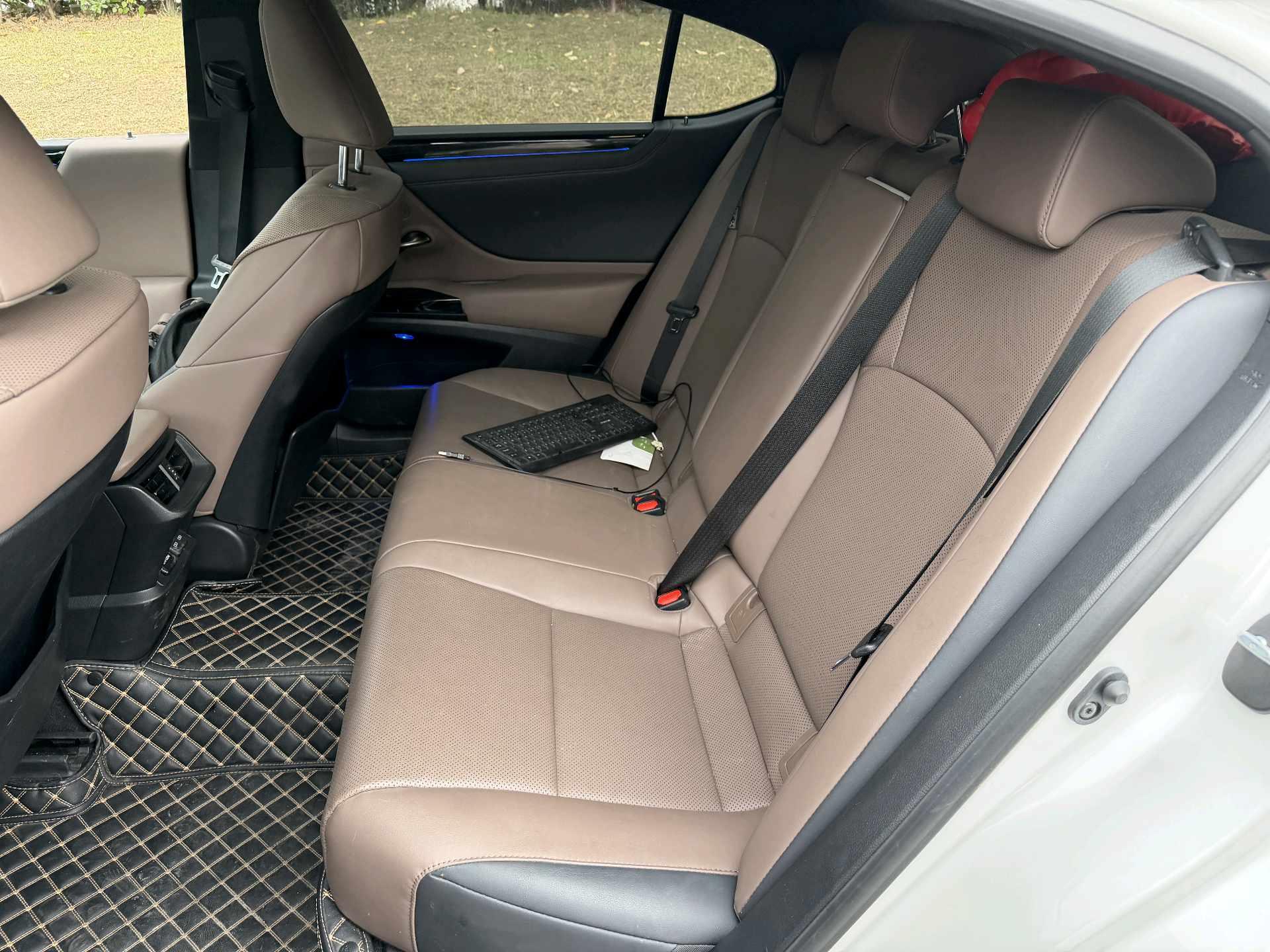 Lexus ES 2021 200 Deluxe Edition 4