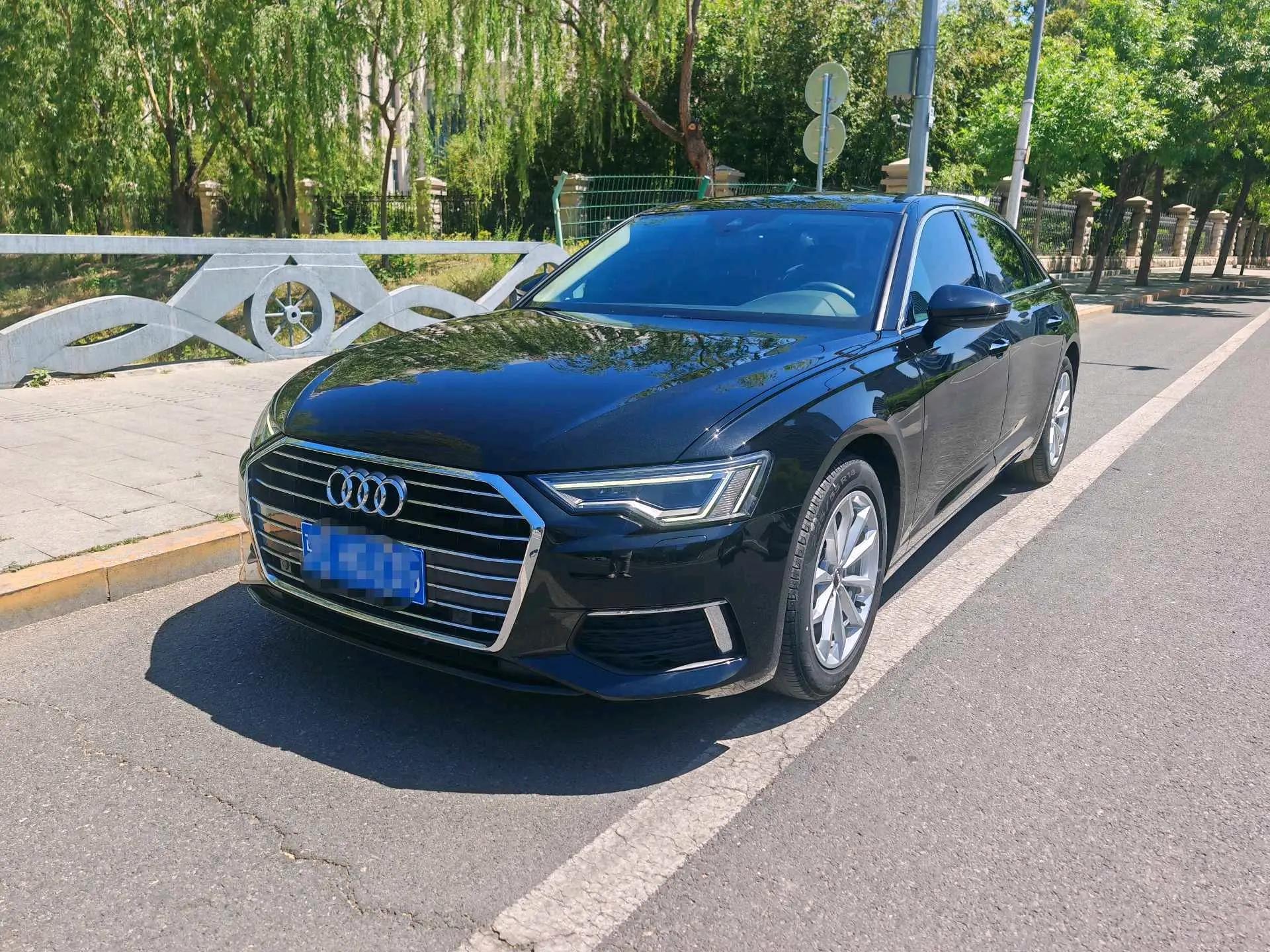 Audi A6L 2021 40 TFSI Deluxe Elegant