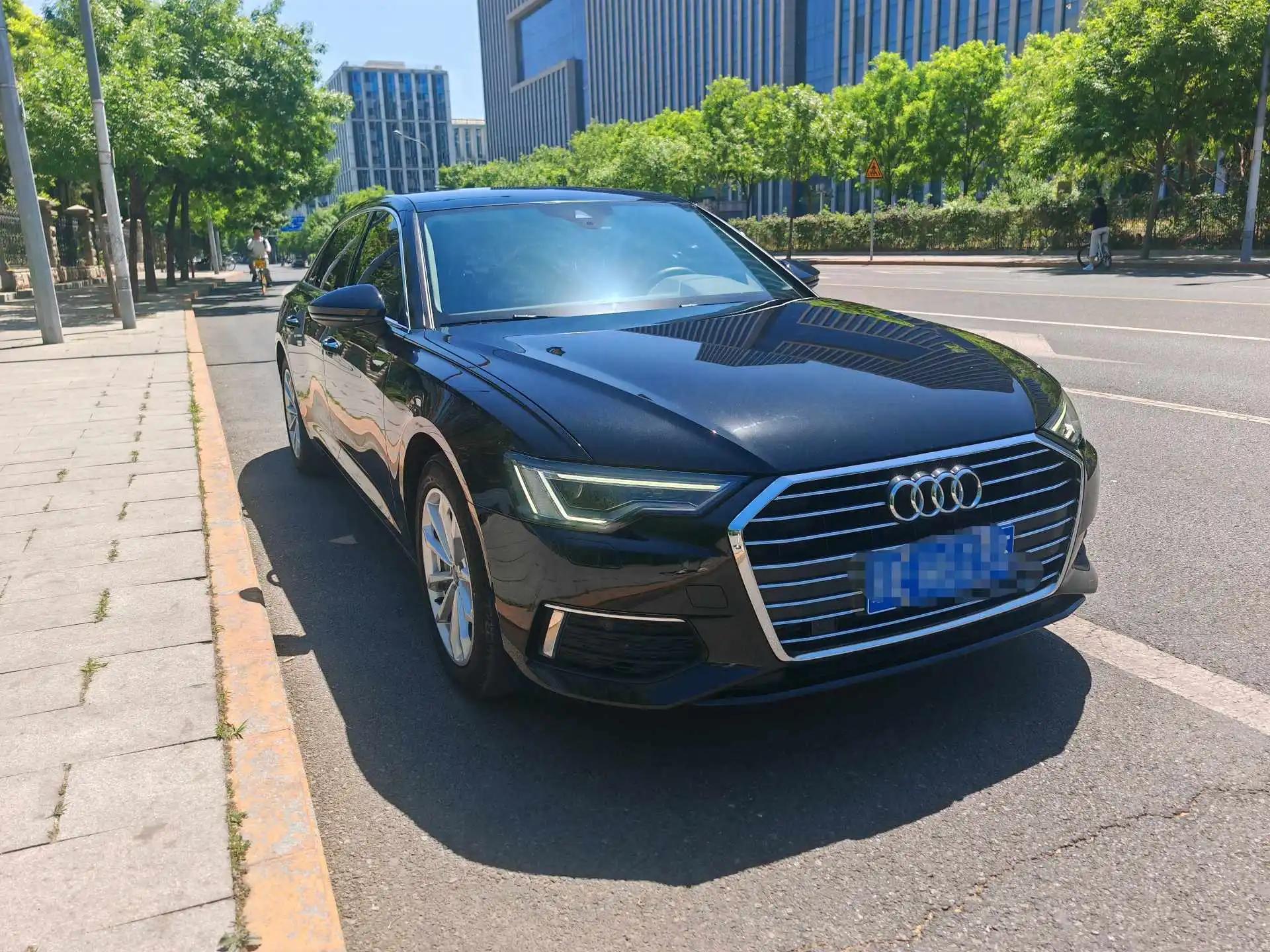 Audi A6L 2021 40 TFSI Deluxe Elegant 2
