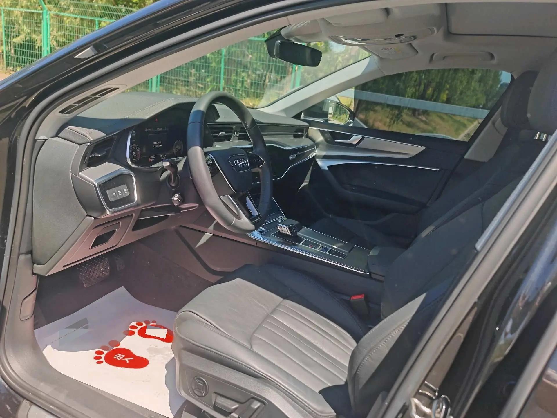 Audi A6L 2021 40 TFSI Deluxe Elegant 6