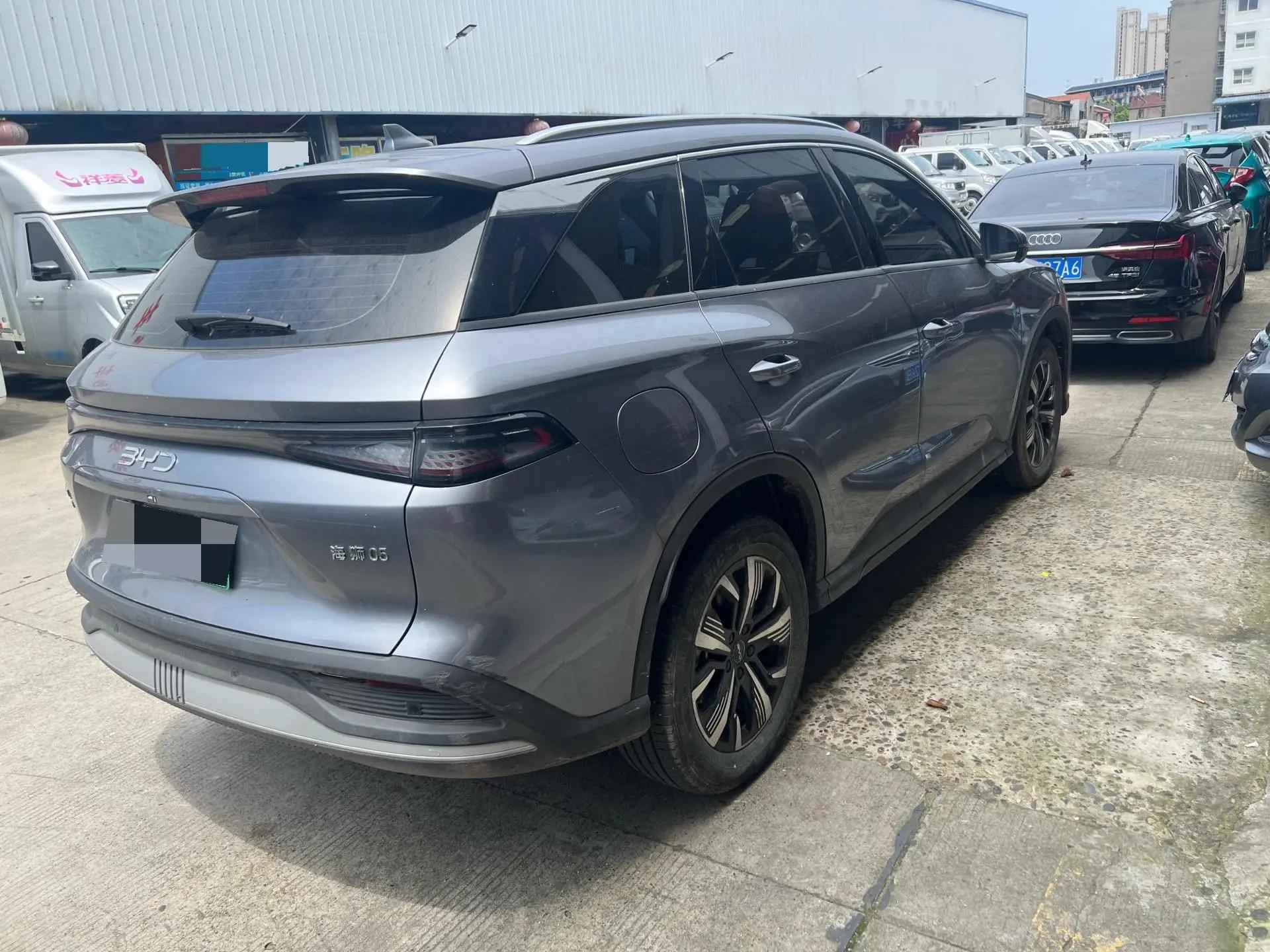 BYD 2025 Sea Lion 05 DM-i 1.5 Stepless 115KM Honorable Automatic 3