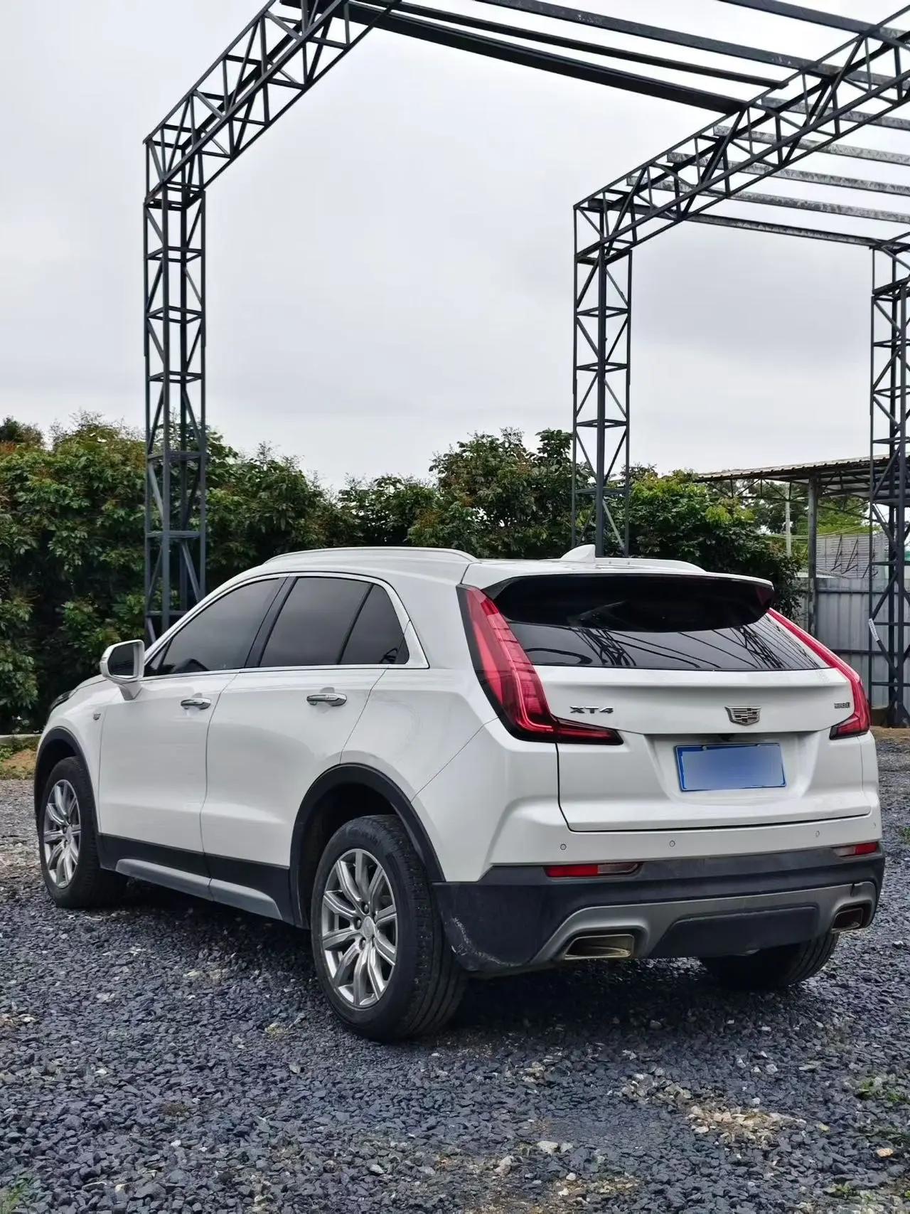 Cadillac XT4 2018 28T Two-Drive Technology 3