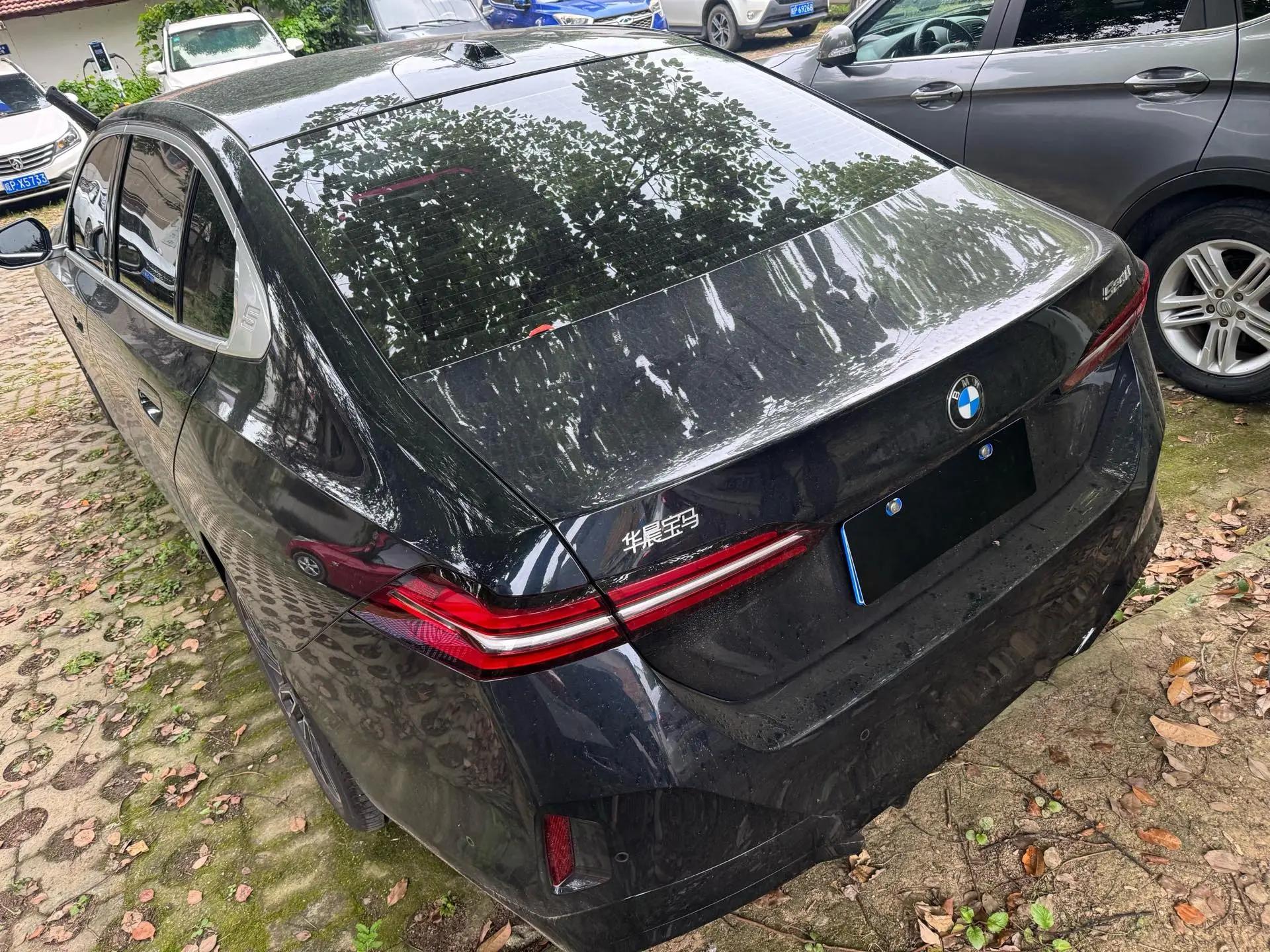 BMW 5 Series 2025 Model 525Li 48V 2.0T M Sport Package Automatic 4