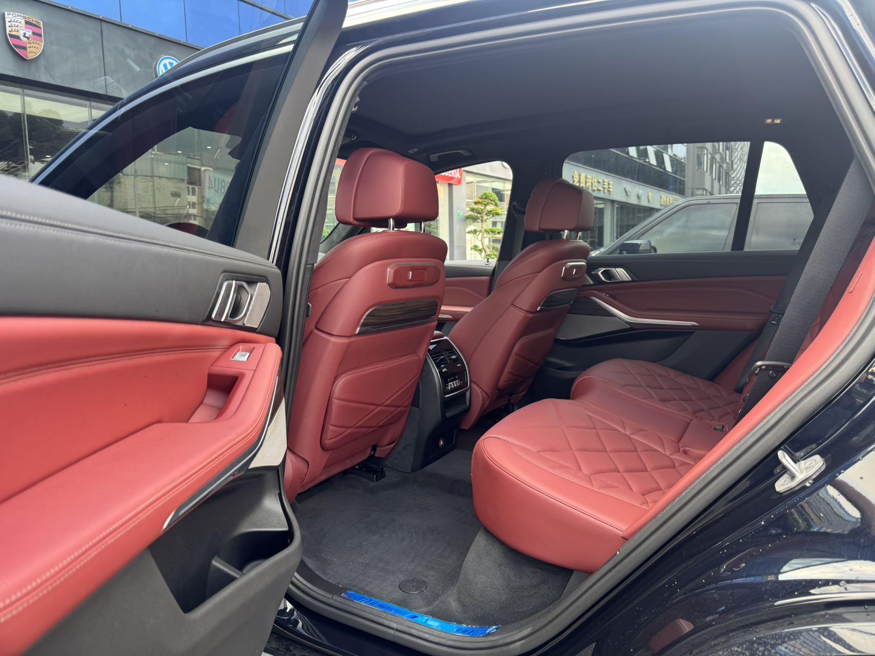 BMW 2025 X5 xDrive40Li 48V 3.0T M sports obsidian night suit automatic gear 6