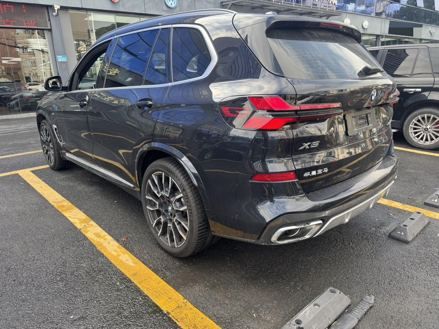 BMW 2025 X5 xDrive40Li 48V 3.0T M sports obsidian night suit automatic gear 7