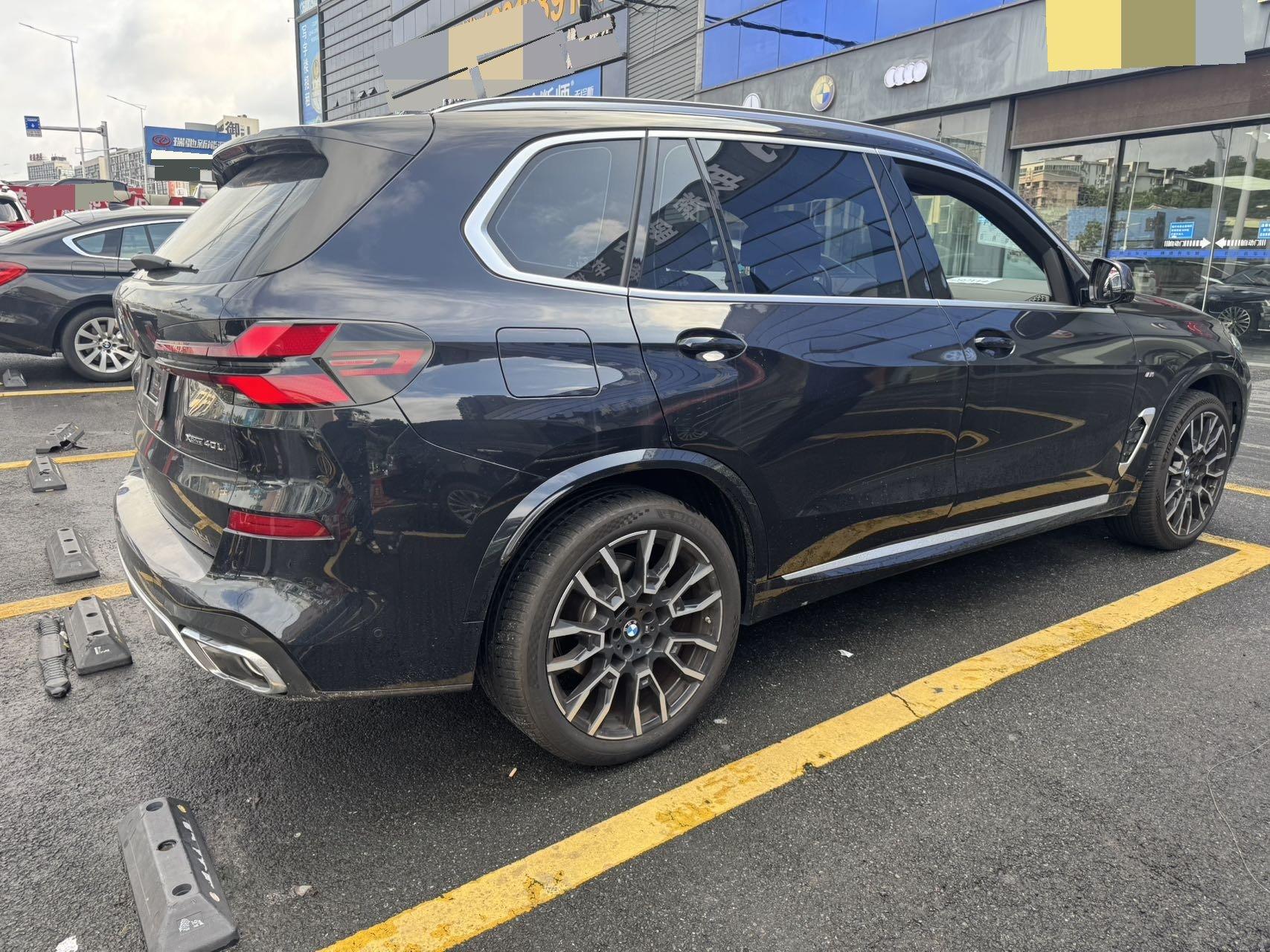 BMW 2025 X5 xDrive40Li 48V 3.0T M sports obsidian night suit automatic gear 8