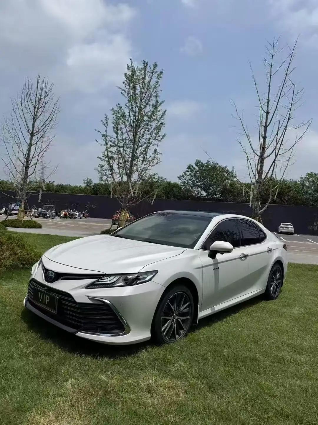 Toyota 2023 Camry Dual Engine 2.5HG CVT Luxury Edition Automatic