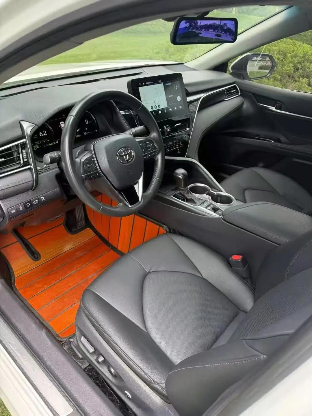 Toyota 2023 Camry Dual Engine 2.5HG CVT Luxury Edition Automatic 4