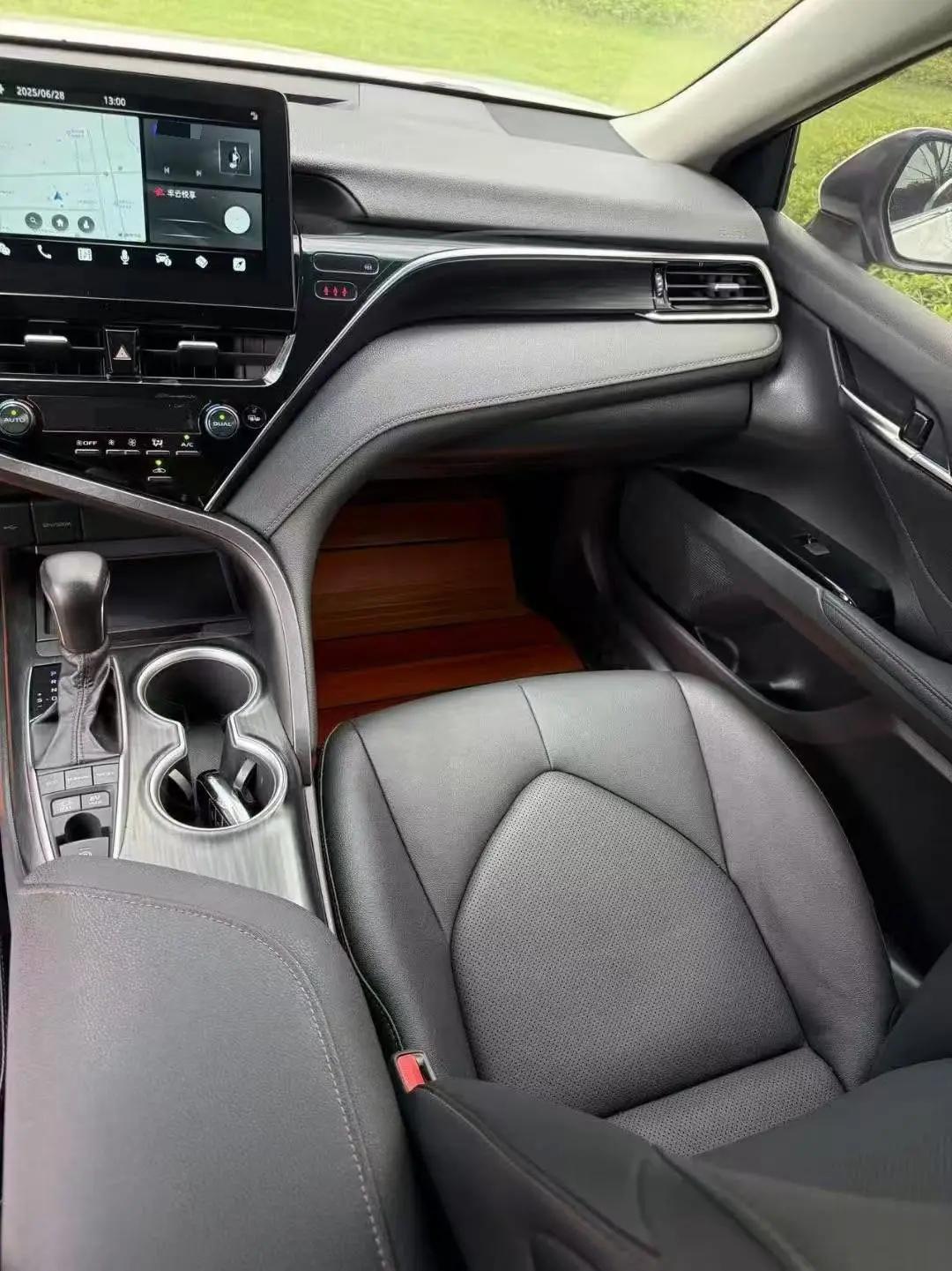 Toyota 2023 Camry Dual Engine 2.5HG CVT Luxury Edition Automatic 5