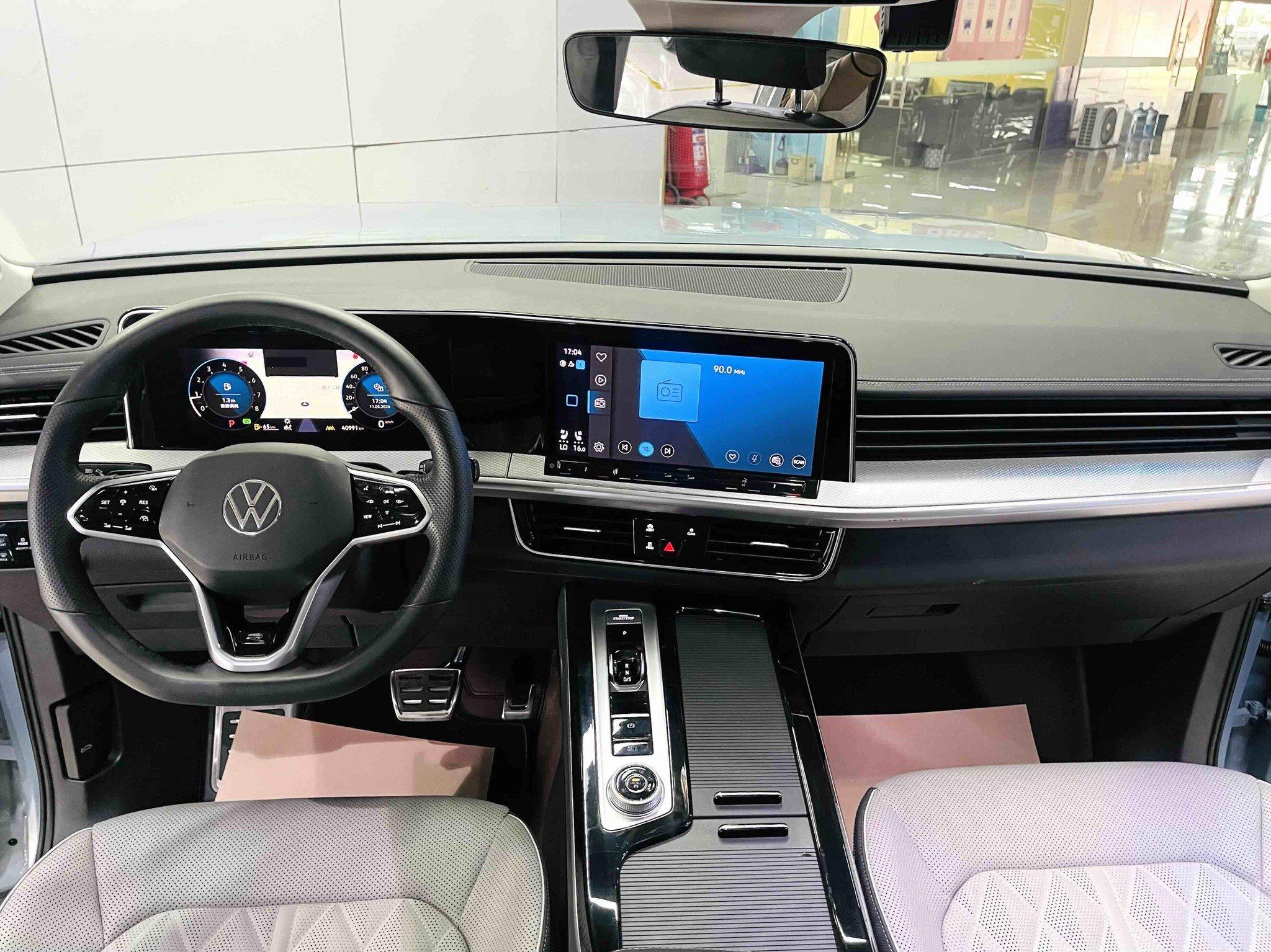 Volkswagen 2023 Teramont R-Line 2.0TSI 380TSI All-Wheel Drive Touring Edition Automatic 9