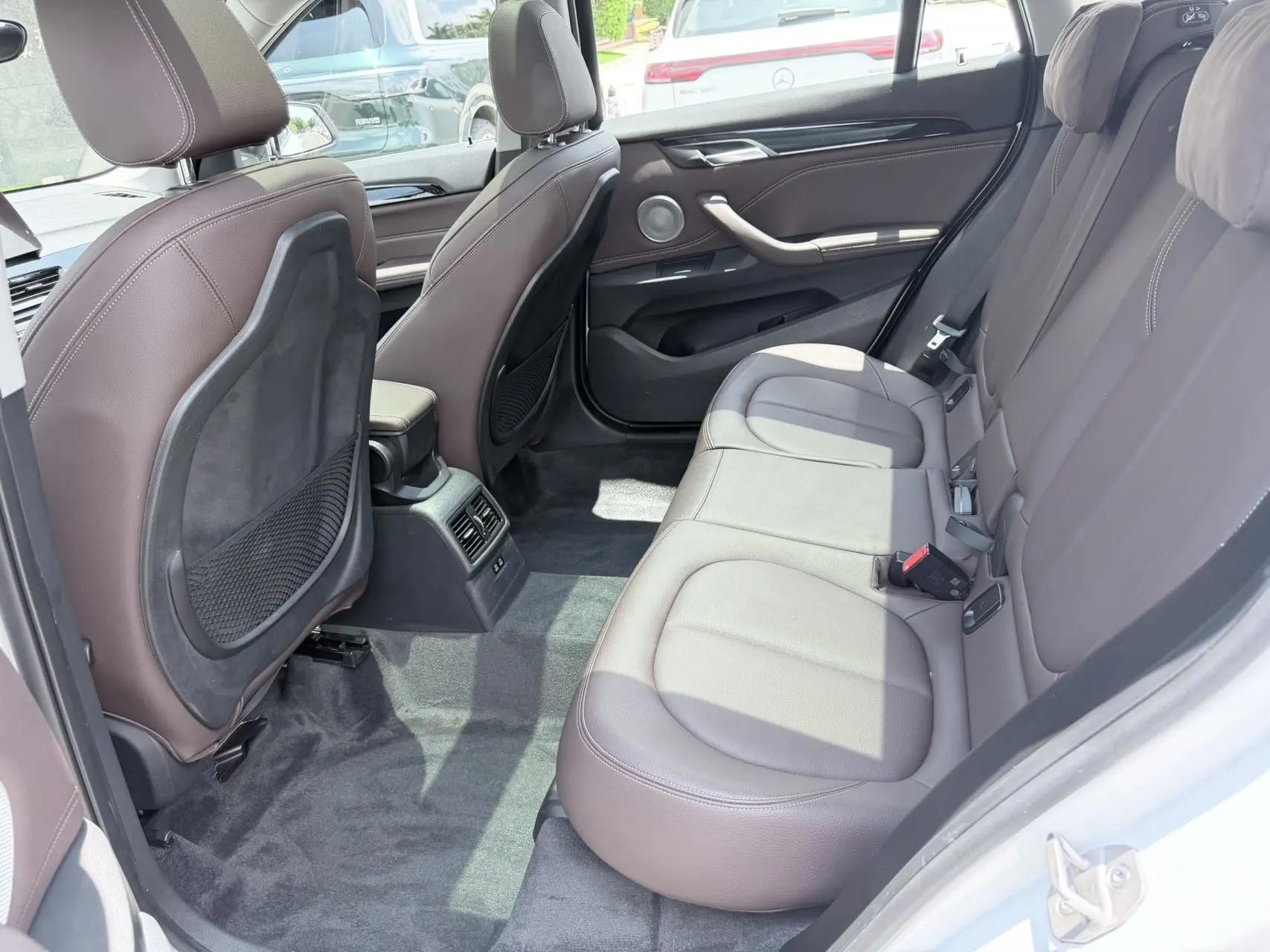 BMW X1 2022 sDrive20Li exclusive type 3