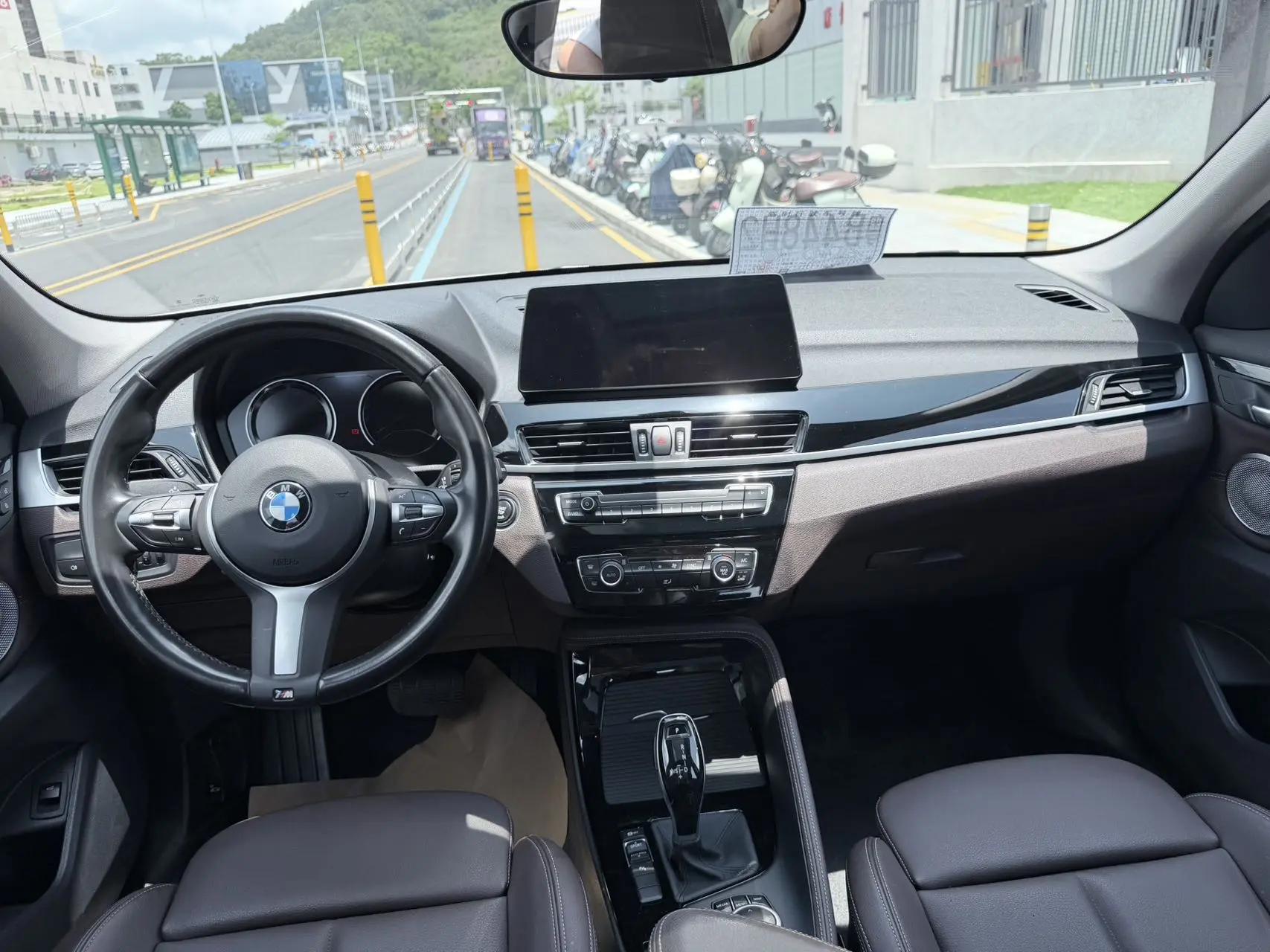 BMW X1 2022 sDrive20Li exclusive type 4