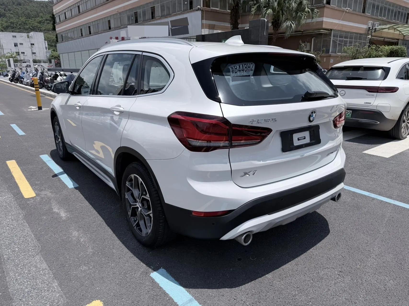 BMW X1 2022 sDrive20Li exclusive type 5