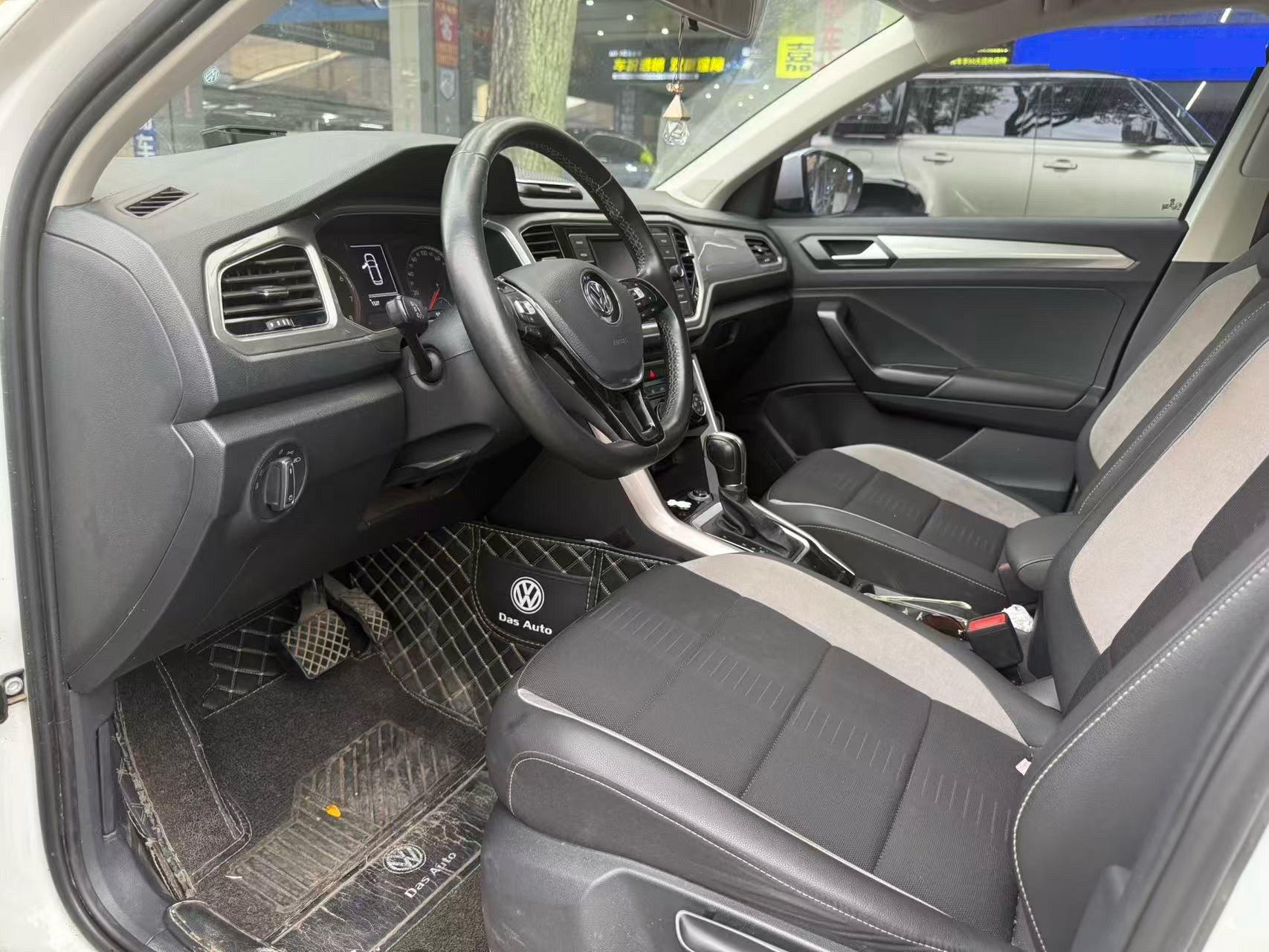 T-ROC Tange 2020 230TSI DSG Two-Drive Fashion 2