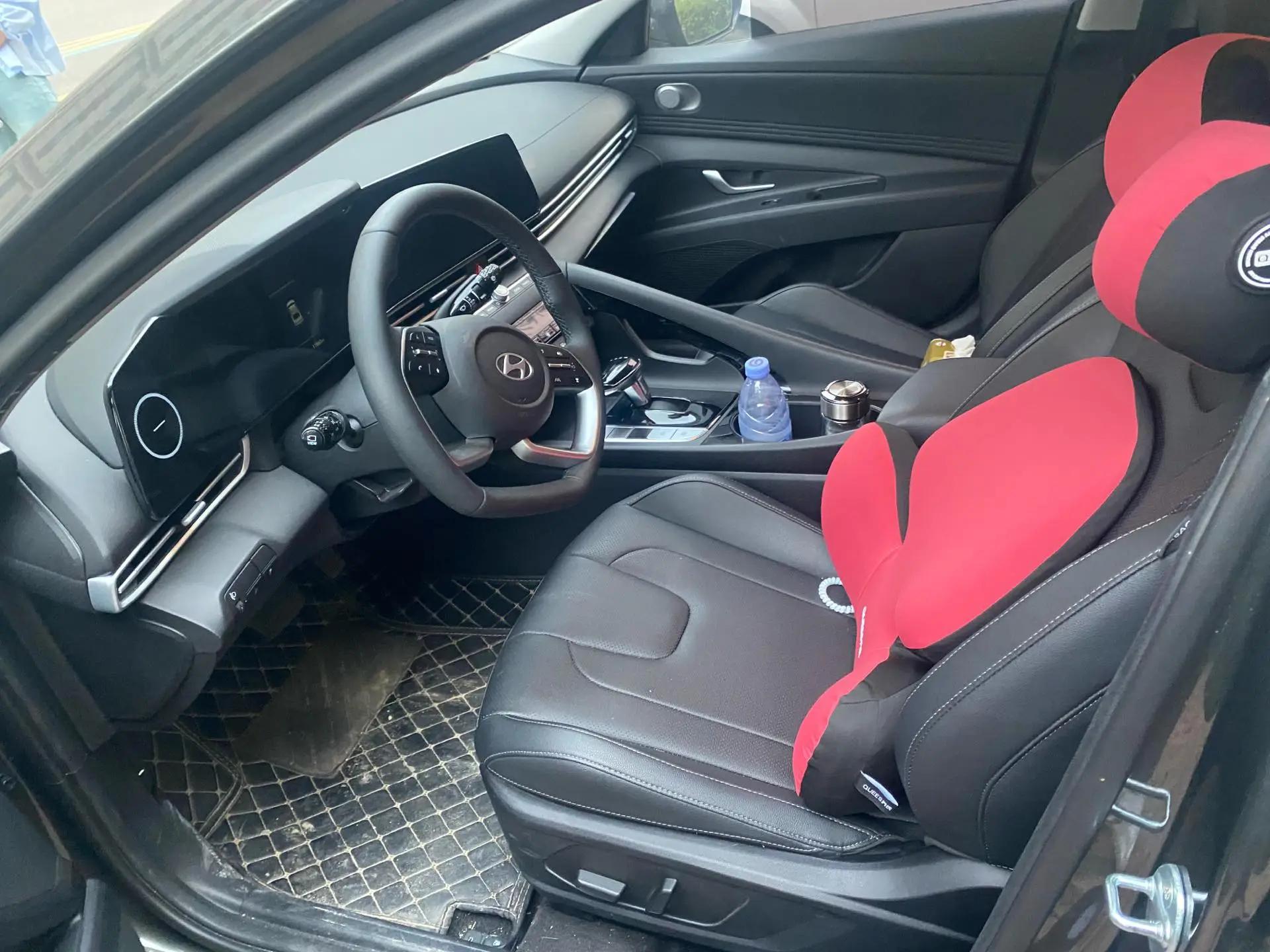 Elantra 2023 1.5L CVT LUX Premium Edition 4
