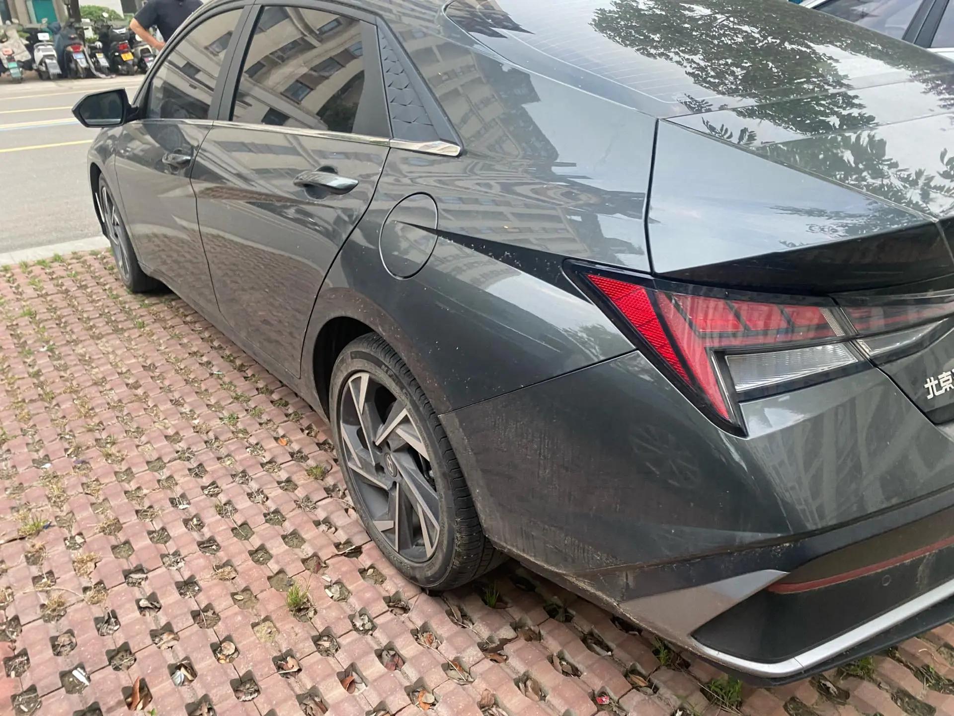 Elantra 2023 1.5L CVT LUX Premium Edition 6