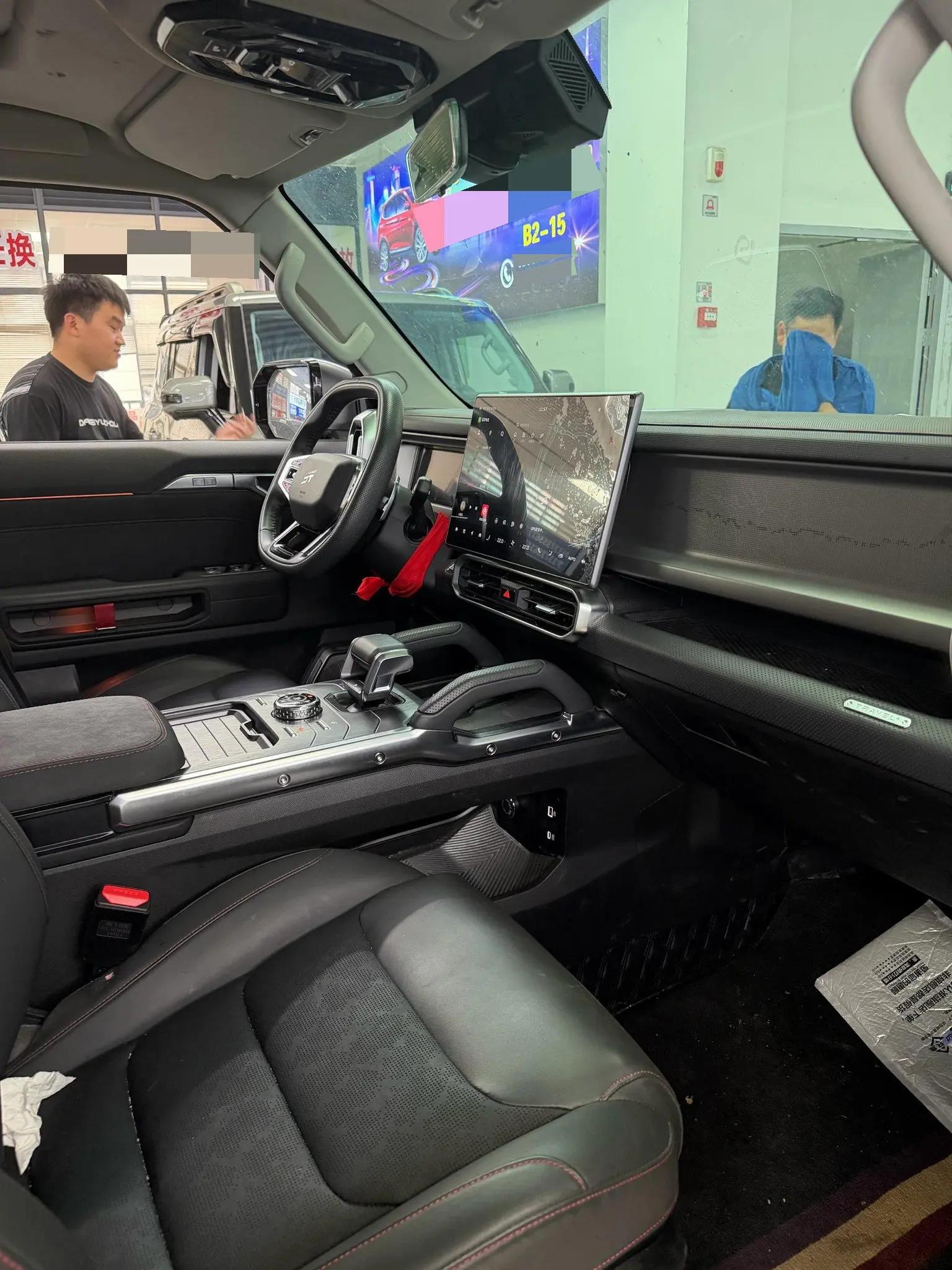 Jetour Traveler 2023 2.0T Four-wheel Drive Through PRO 8