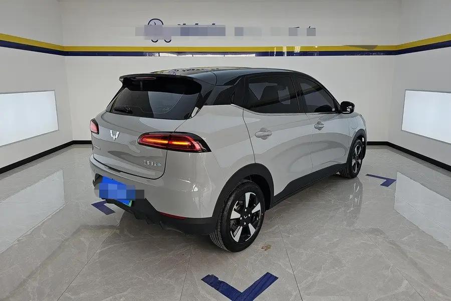 WuLing 2024 Plantronics PLUS 330km Five-seat Edition Automatic Gear 2