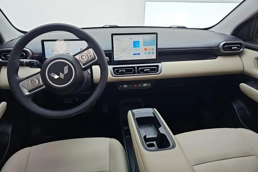 WuLing 2024 Plantronics PLUS 330km Five-seat Edition Automatic Gear 4