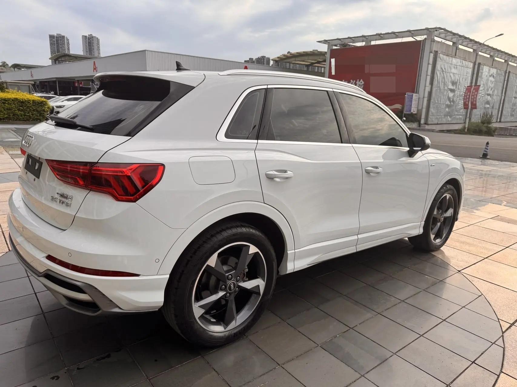 Audi 2023 Q3 1.4TFSI 35TFSI Stylish Dynamic Edition Automatic 4