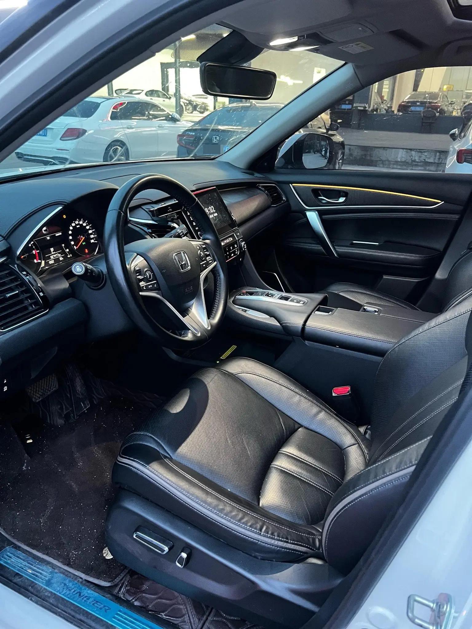 Crown Road 2020 370TURBO 4-wheel Drive Premium Edition 7