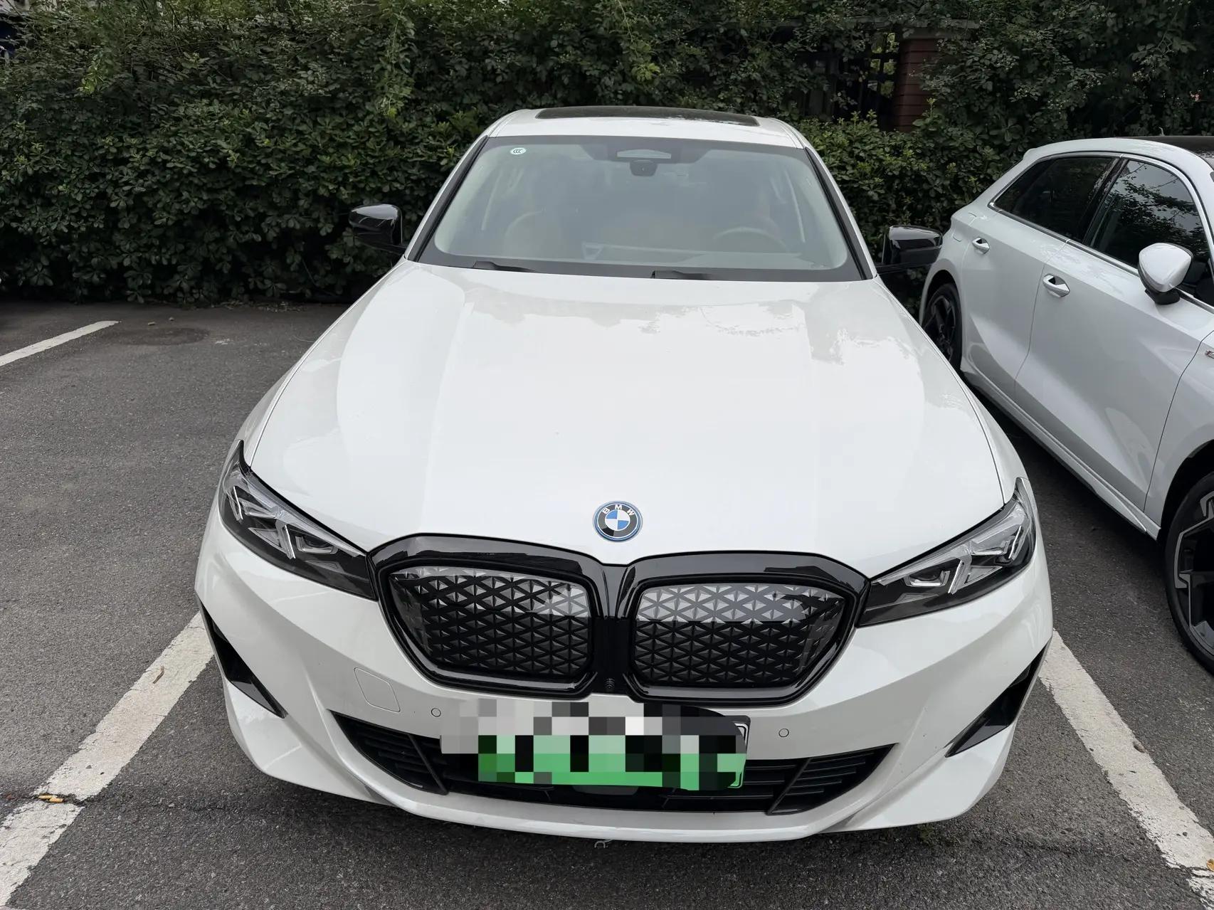 BMW 2025 i3 eDrive 40 L obsidian night suit automatic gear 2