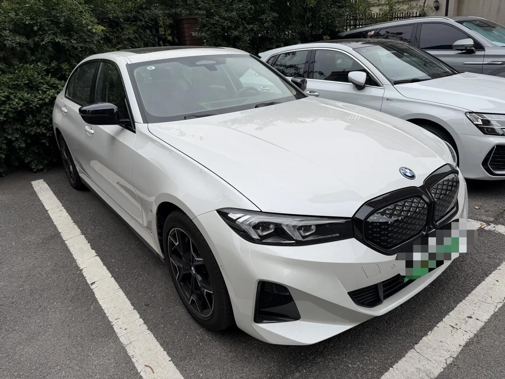 BMW 2025 i3 eDrive 40 L obsidian night suit automatic gear 3
