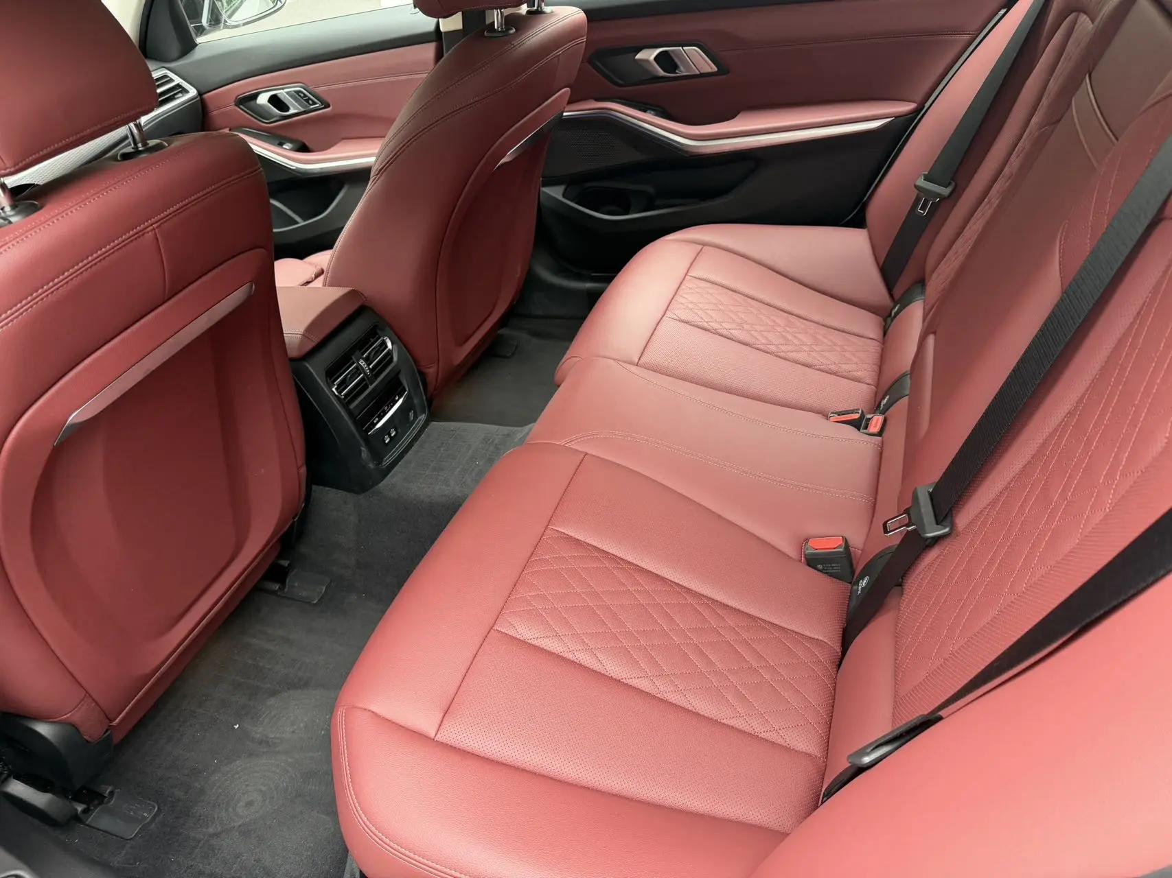 BMW 2025 i3 eDrive 40 L obsidian night suit automatic gear 5